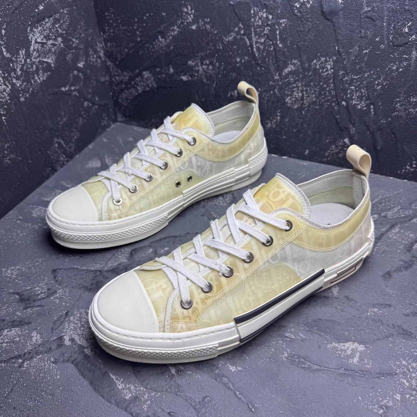 Dior DIOR B23 White All-Over Print Low-Top Sneakers Q10 Size US 8 / EU 41 - 1 Thumbnail