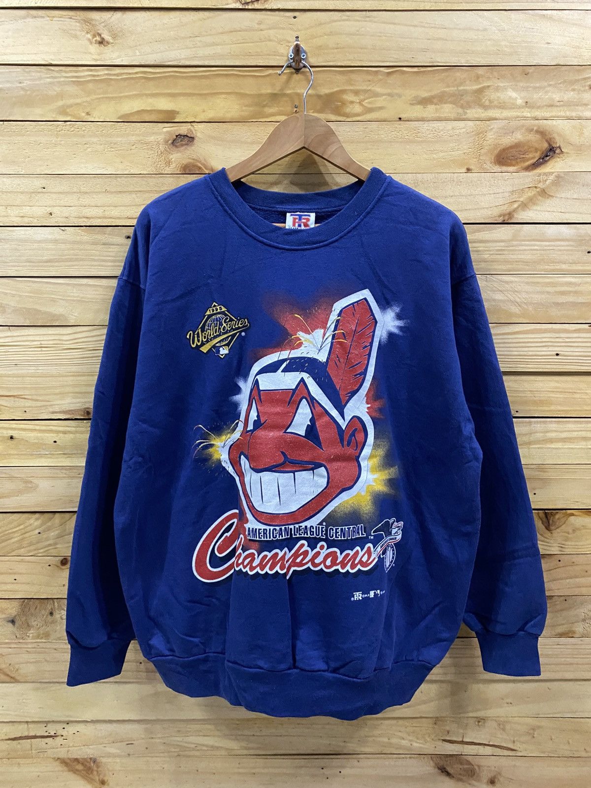 MLB Vintage 1995 mlb Indians Cleveland big logo sweatshirt Size US XL / EU 56 / 4 - 1 Thumbnail