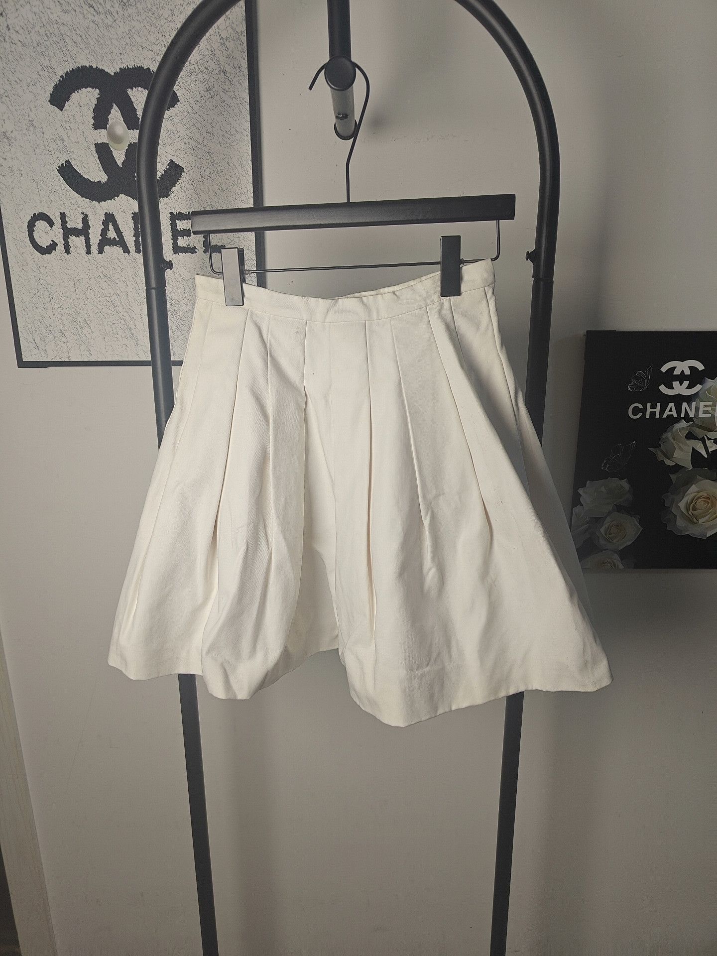 Dior Dior White Skirt 28 Women Size 28" / US 6 / IT 42 - 1 Thumbnail