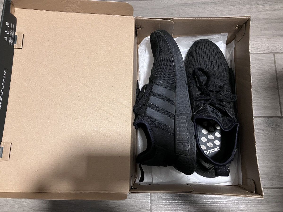 Adidas Adidas NMD R1 Triple Black Size US 9.5 / EU 42-43 - 7 Thumbnail