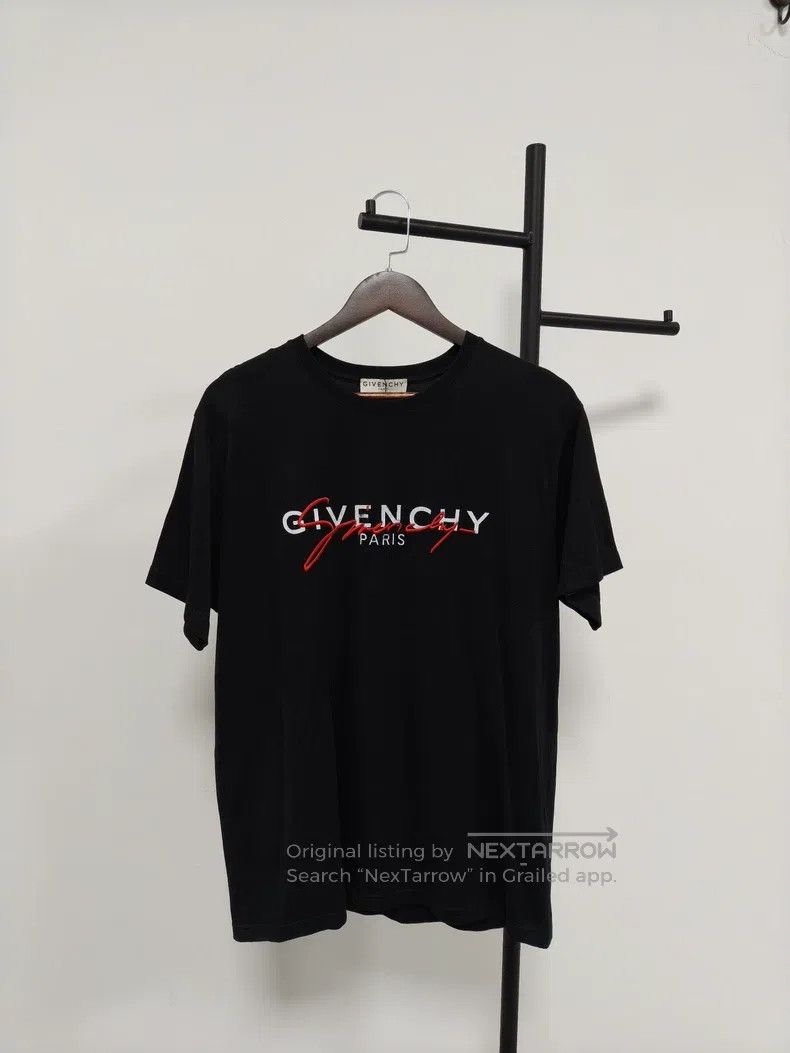 Givenchy Givenchy Short Sleeve T-shirt Size US S / EU 44-46 / 1 - 1 Thumbnail