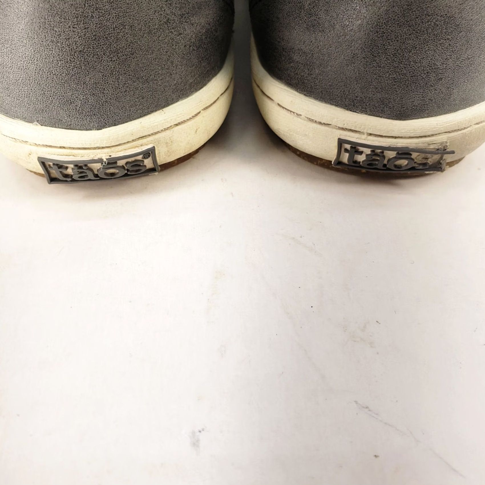 Taos Taos Upward Leather Loafer Women Size 9 Navy Beige Brown Activewear Flat Shoes Size US 9 / IT 39 - 6 Thumbnail