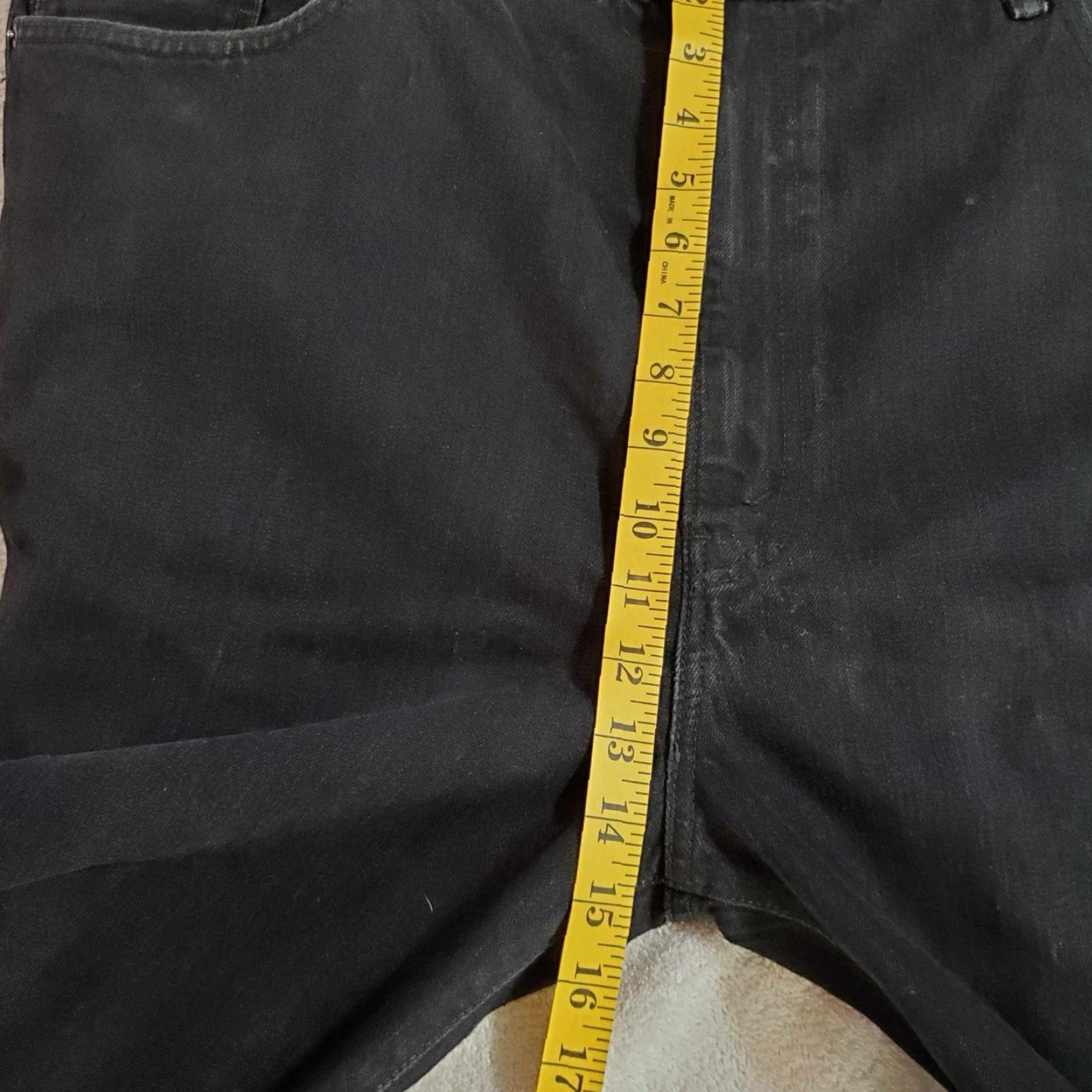 Levi's VINTAGE Levi's 569 Mens Denim Shorts Bermuda Black 42 Loose Straight 2000s Y2K Casual Mens Size US 42 / EU 58 - 5 Thumbnail
