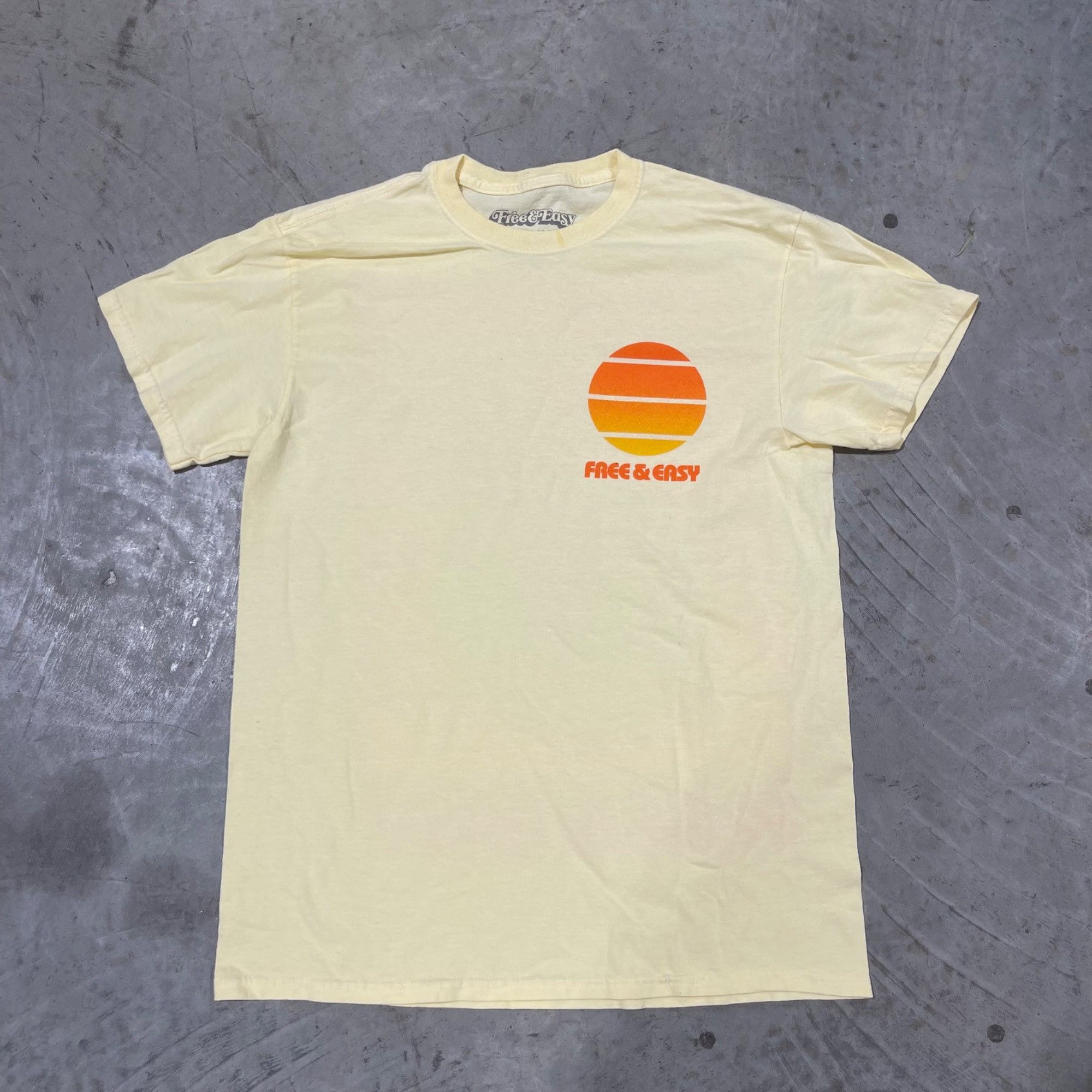 Free & Easy $58 NEW FREE & EASY RETRO SUNSET YELLOW TEE SZ MEDIUM Size US M / EU 48-50 / 2 - 3 Thumbnail