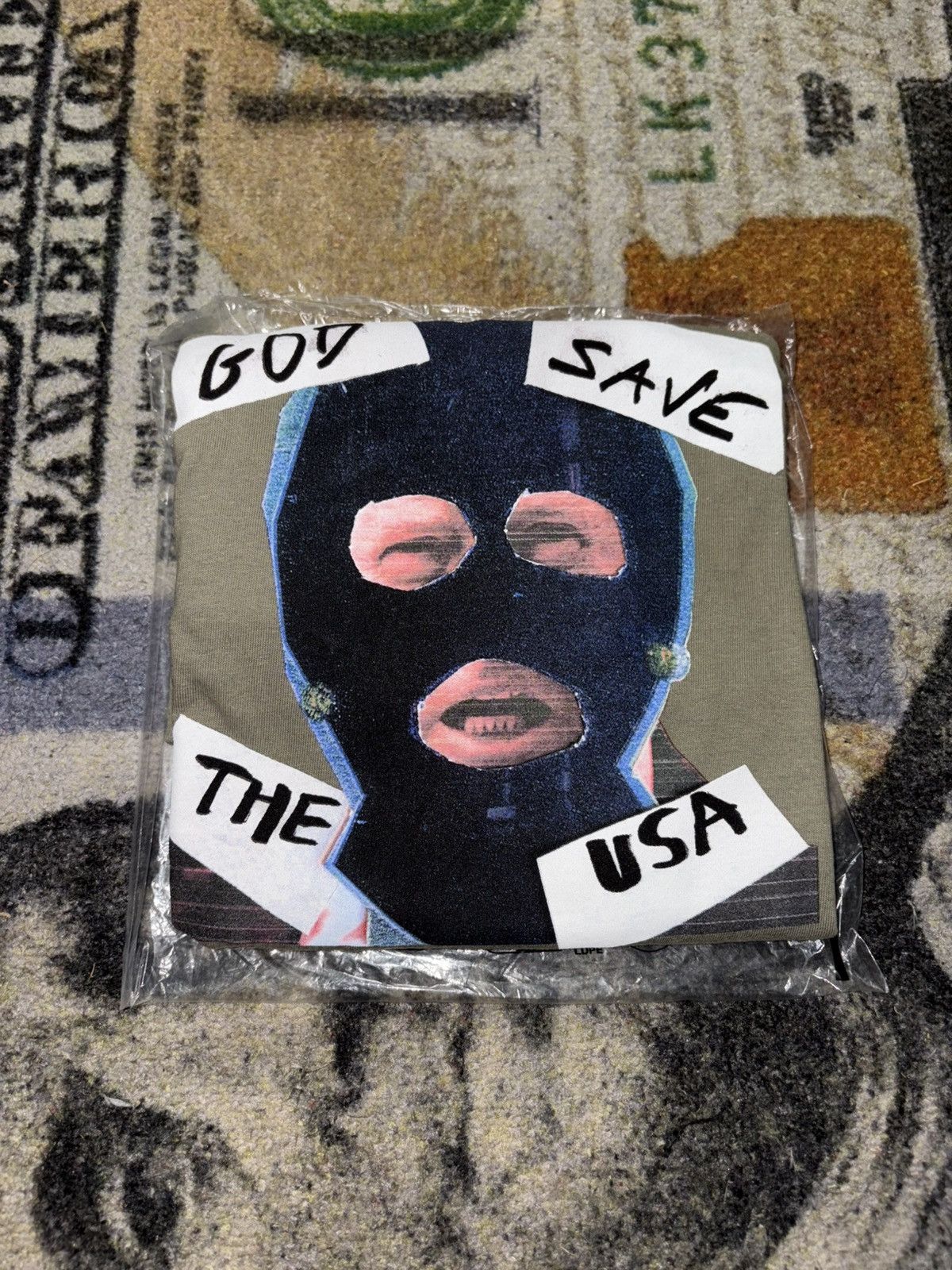 Supreme Supreme God Save Us Tee Olive Size US L / EU 52-54 / 3 - 1 Thumbnail