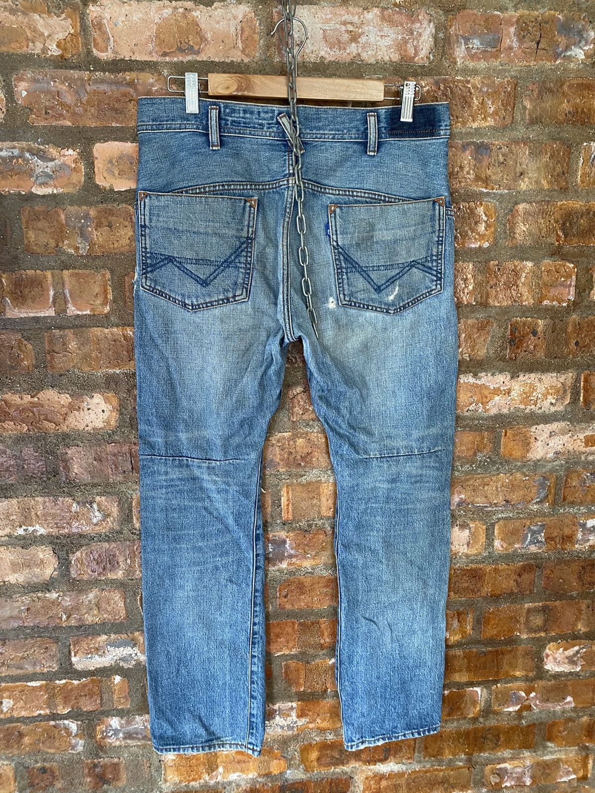 Lad Musician 2000s Nonactive Distressed Dirty Whisker selvedge denim Size US 31 - 15 Thumbnail