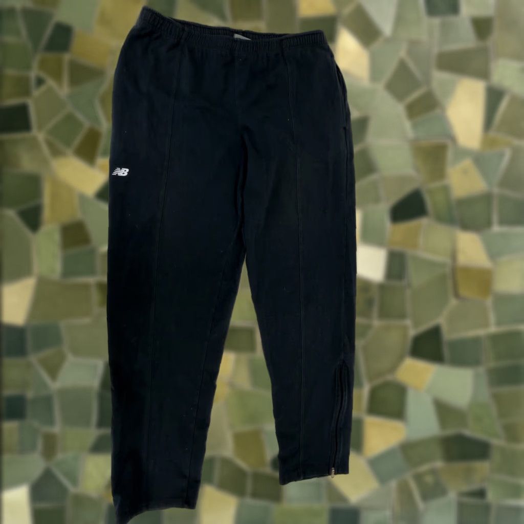 New Balance New Balance Mens Sweatpants Size Large Black Pull On Zipper Hem Size US 33 - 1 Thumbnail