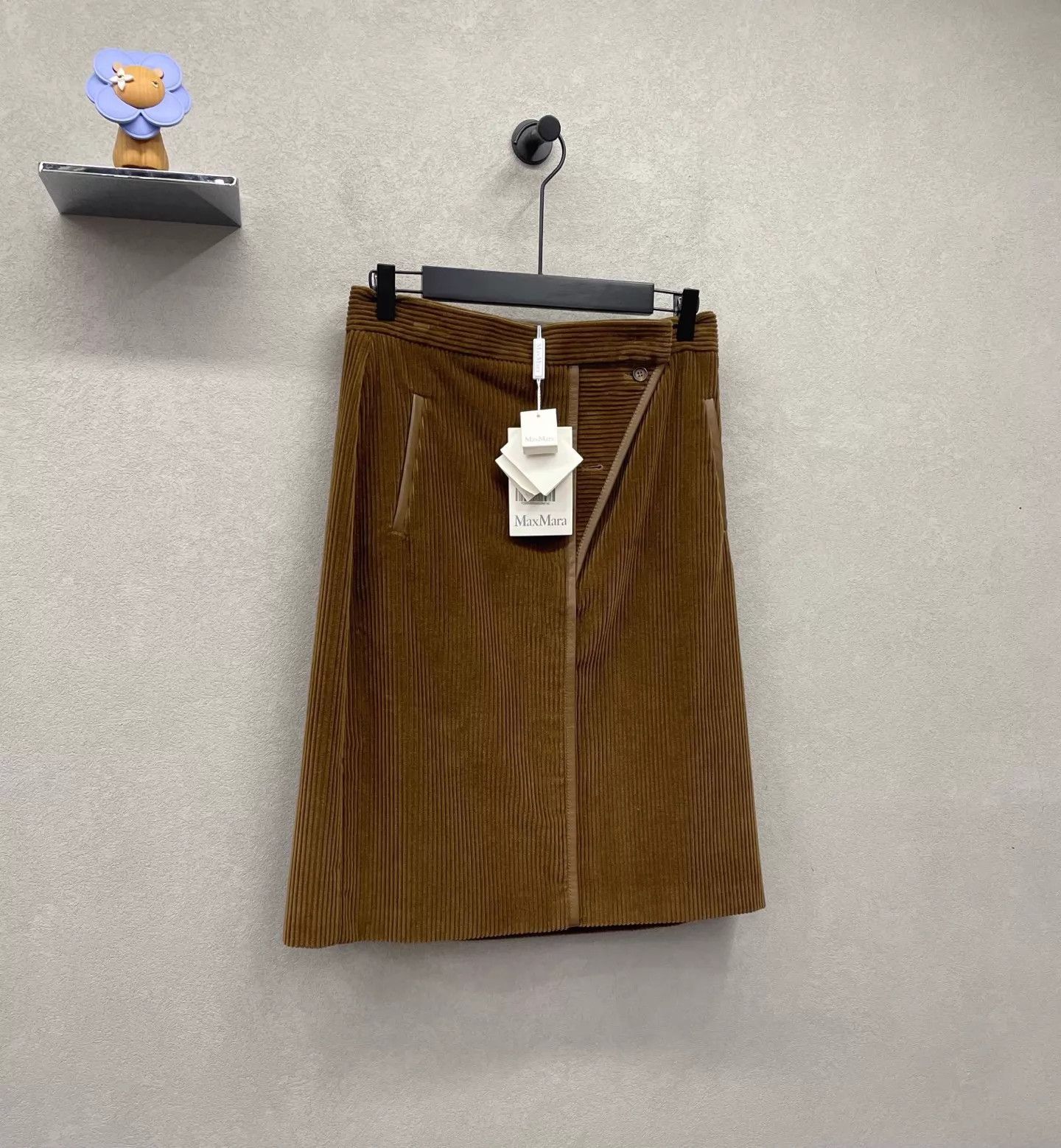 Max Mara Max Mara Corduroy Mustard Tailored Skirt Chic Side Size 32" / US 10 / IT 46 - 3 Thumbnail