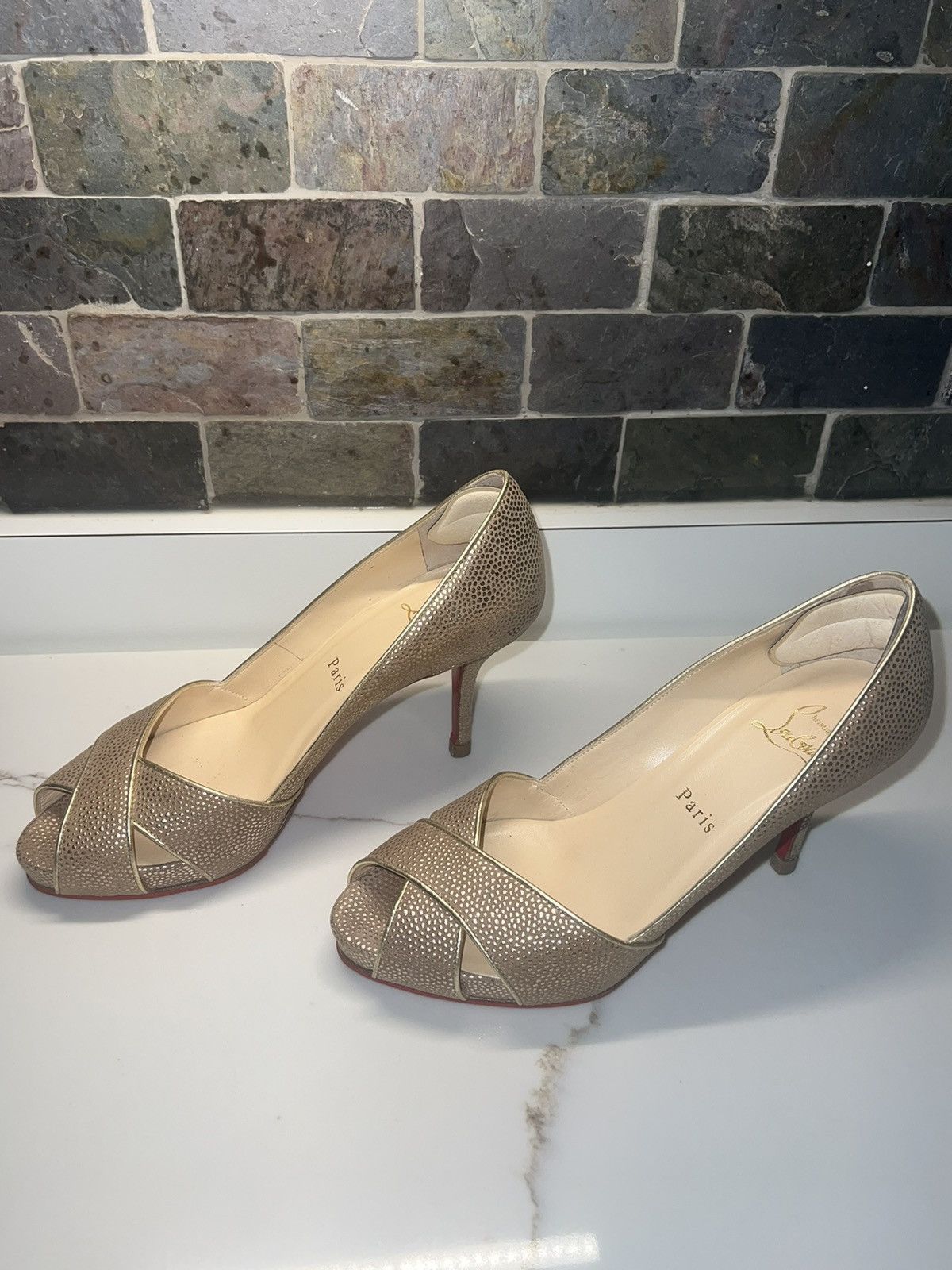 Christian Louboutin Christian Louboutin Shelley Orlato 90 Pumps Gold Criss Cross Size US 6 / IT 36 - 2 Thumbnail