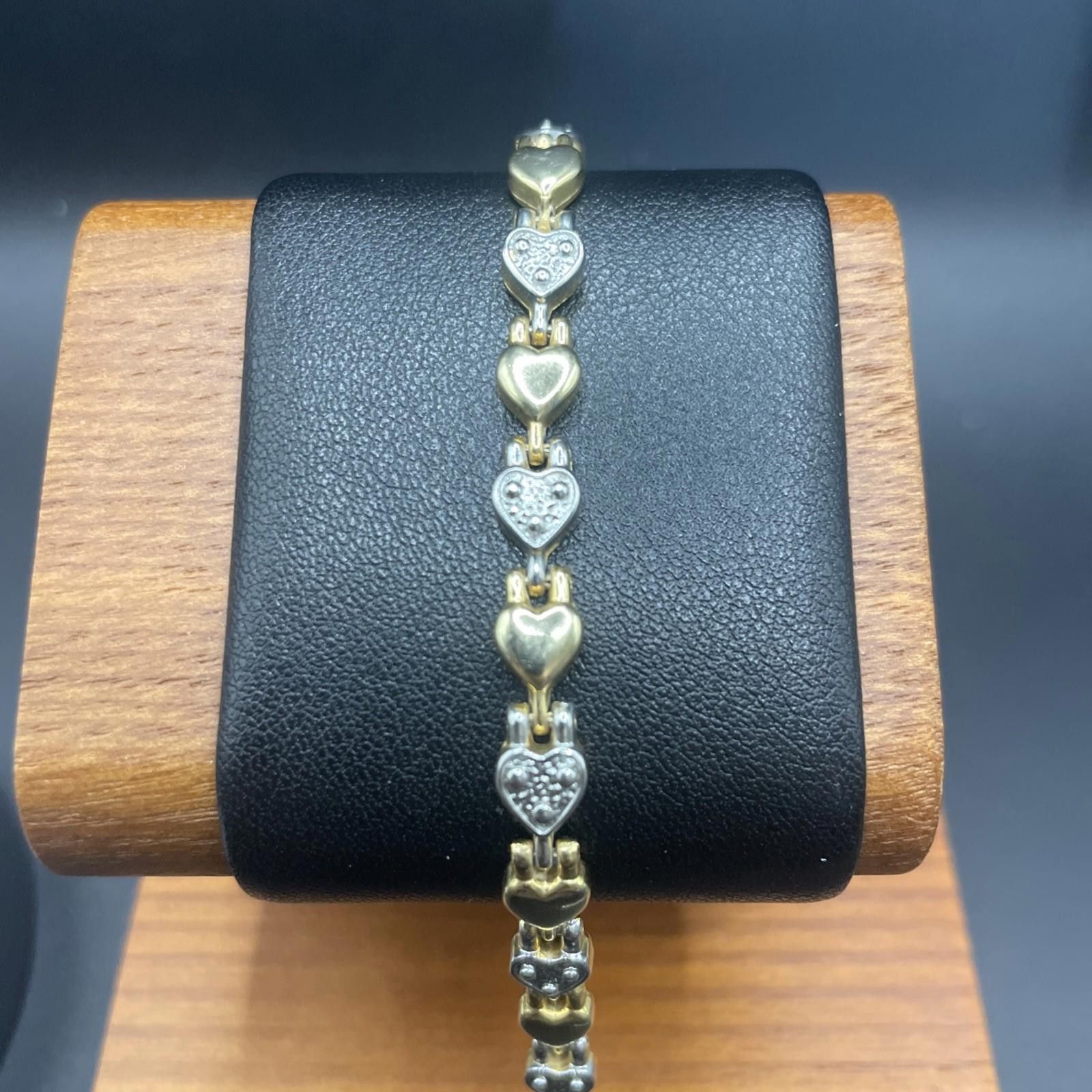 Unknown London Unmarked Gold & Silver Tone Heart Bracelet 6mm 7 1/4 Inches Size ONE SIZE - 1 Thumbnail