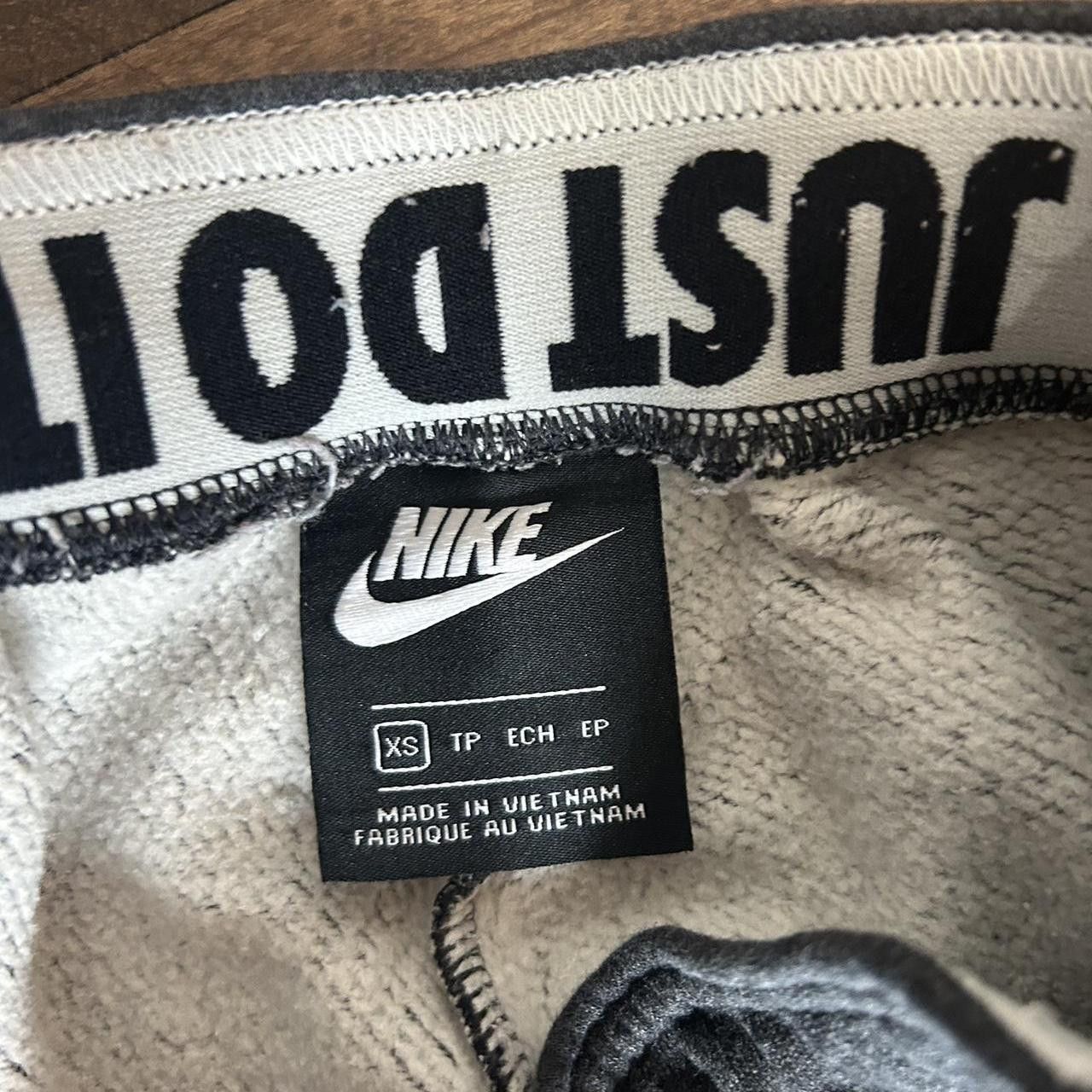 Nike Nike Gray Baggy Sweatpants XS Size US 26 / EU 42 - 2 Thumbnail