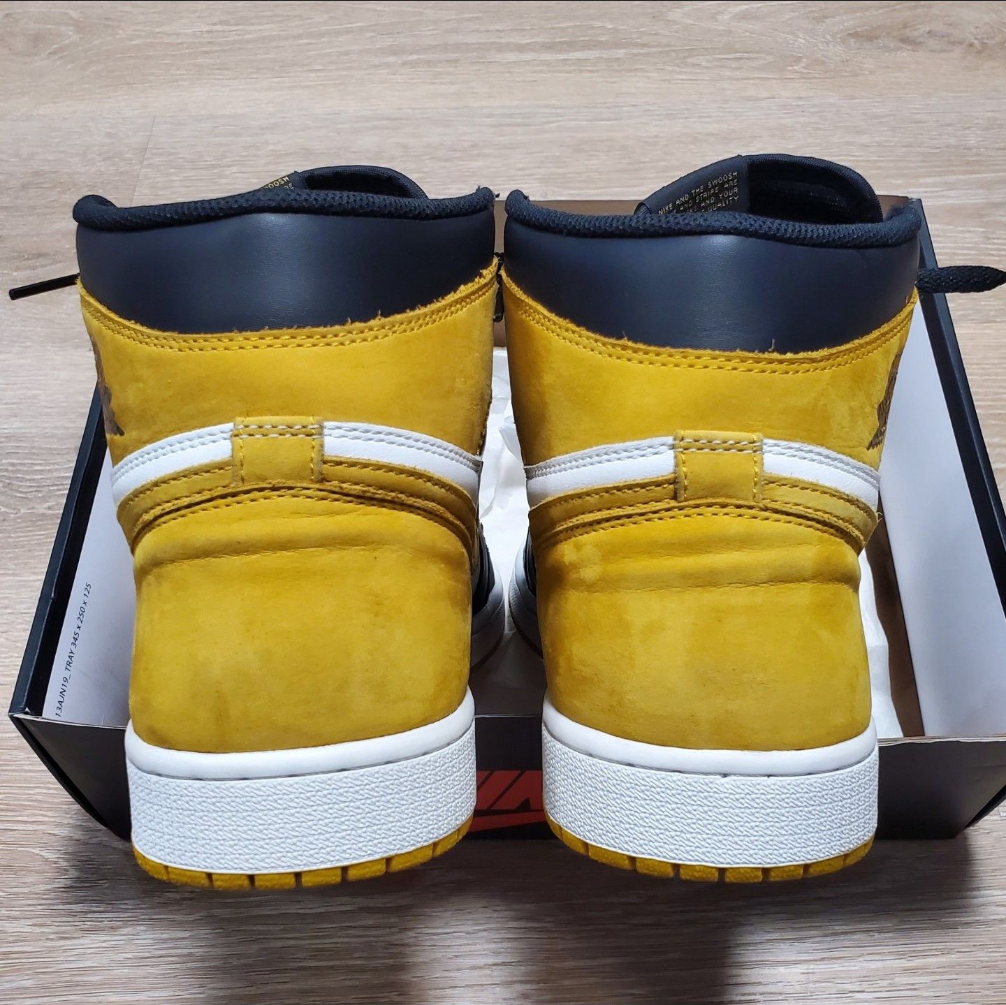 Jordan Brand × Nike Size 12.5 Jordan 1 High Best Hand In Game Yellow Ochre 2018 Size US 12.5 / EU 45-46 - 9 Thumbnail