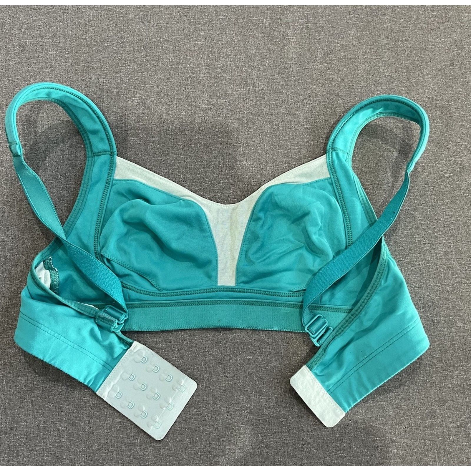 Lululemon Lululemon Ta Ta Tamer Sports Bra Size 32C Full Coverage Teal Size ONE SIZE - 5 Thumbnail
