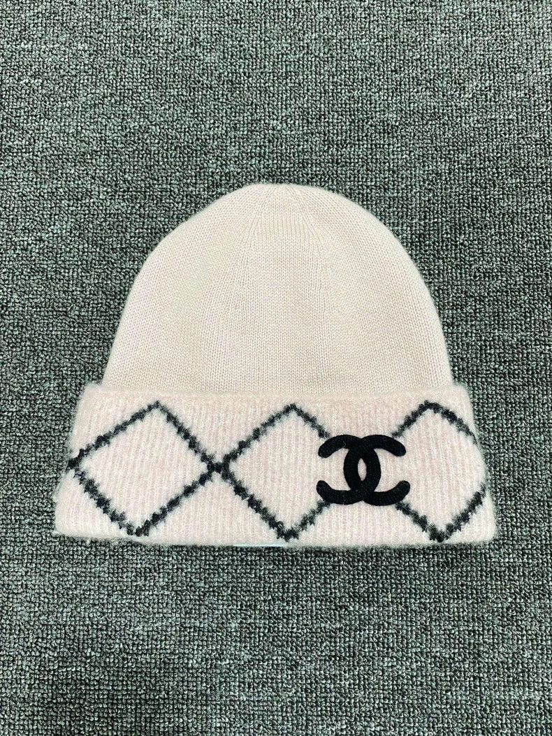Chanel Chanel Pink three-cashmere knitted hat Size ONE SIZE - 1 Thumbnail