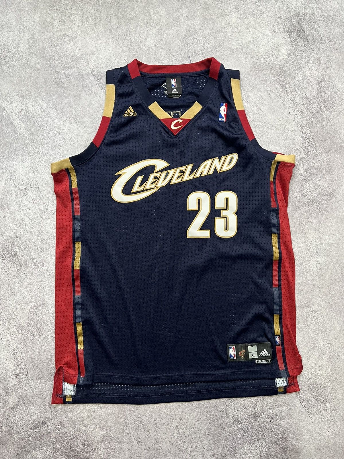 Adidas × NBA × Vintage Vintage Adidas NBA Cleveland James 23 Jersey Size US XL / EU 56 / 4 - 1 Thumbnail