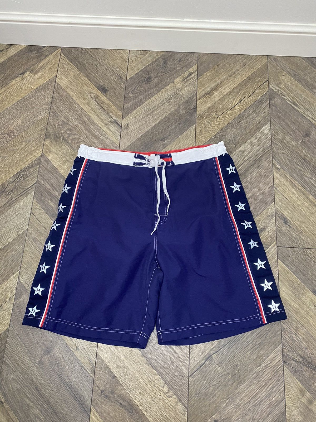 Tommy Hilfiger × Vintage Vintage Tommy Hilfiger 90s style shorts Size US 35 - 2 Thumbnail