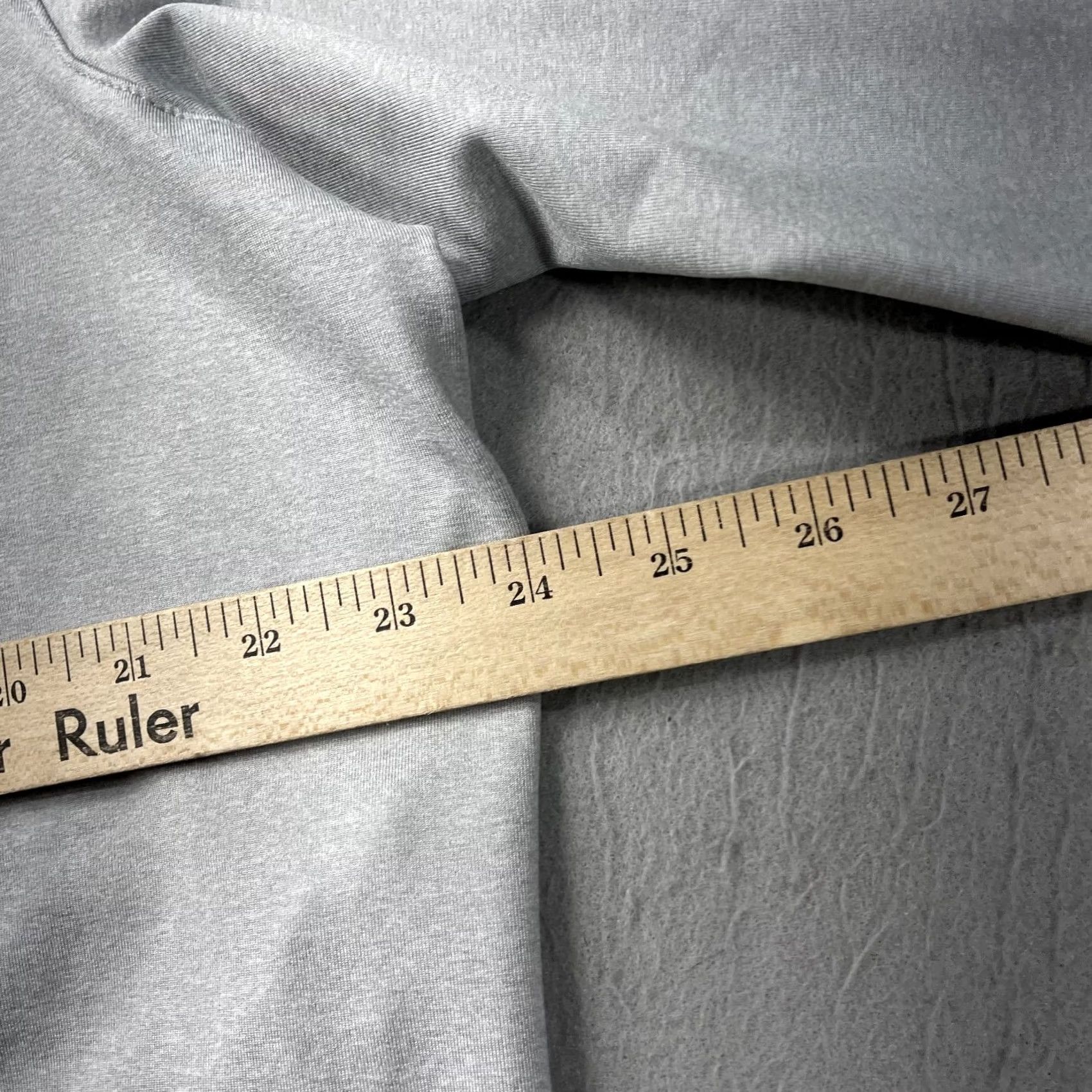 Vintage UNRL Sweatshirt Mens XL Gray Monarc Crewneck Football Gym Training Pullover Logo Shirt XL Mens Gray Monarc Football Gym Training Pullover Logo Size US XL / EU 56 / 4 - 7 Thumbnail