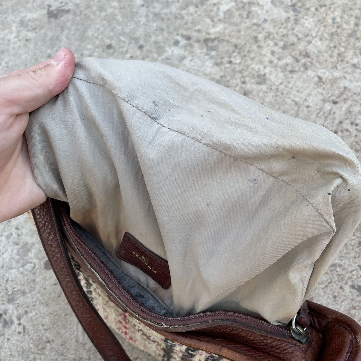 Burberry × Hypebeast Vintage Burberry Hand Bag Woll Y2K 90s Style USA Size ONE SIZE - 12 Thumbnail