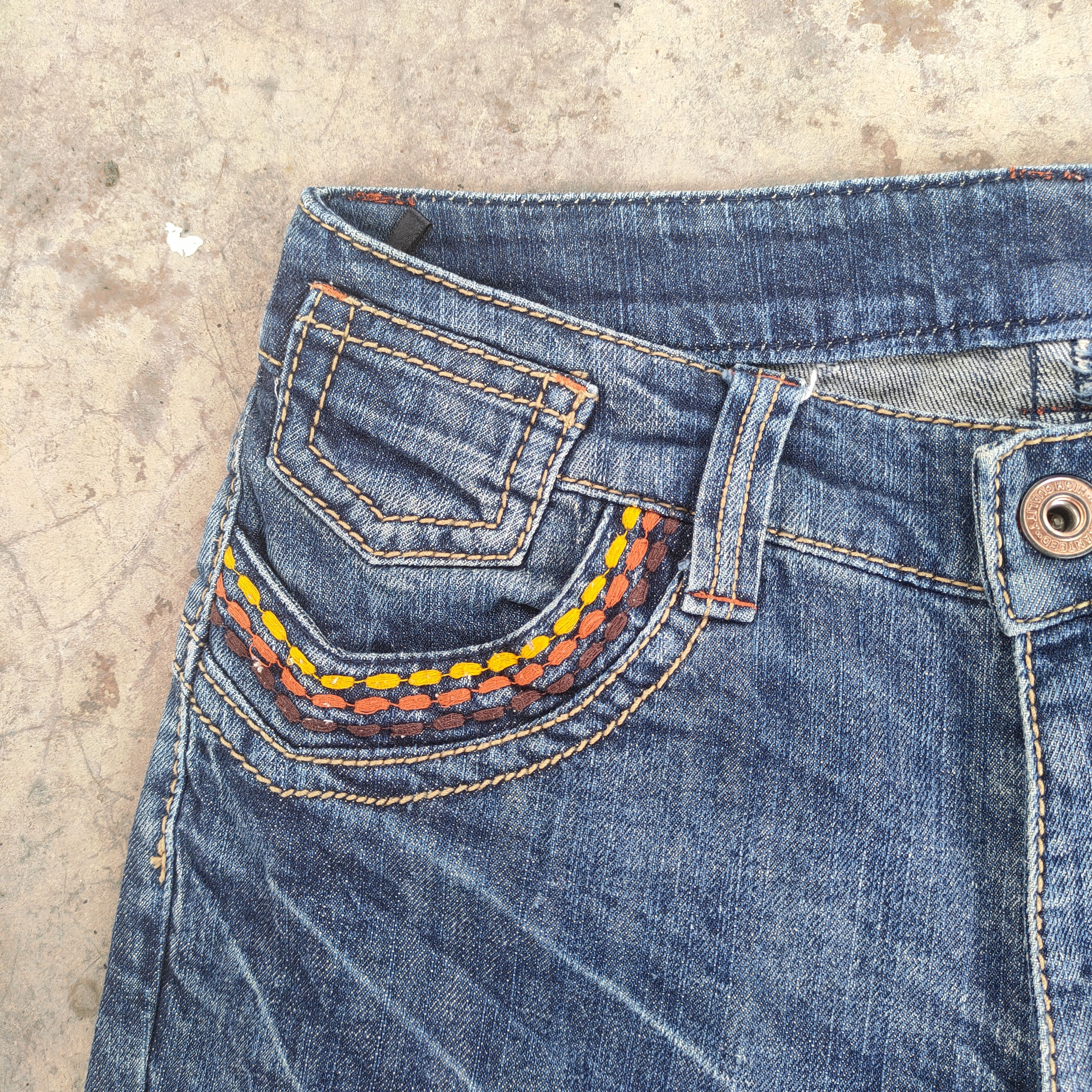 Japanese Brand FLARE FLOWER JAPANESE 70090 FADED DENIM JEANS PANTS Size US 29 - 13 Thumbnail