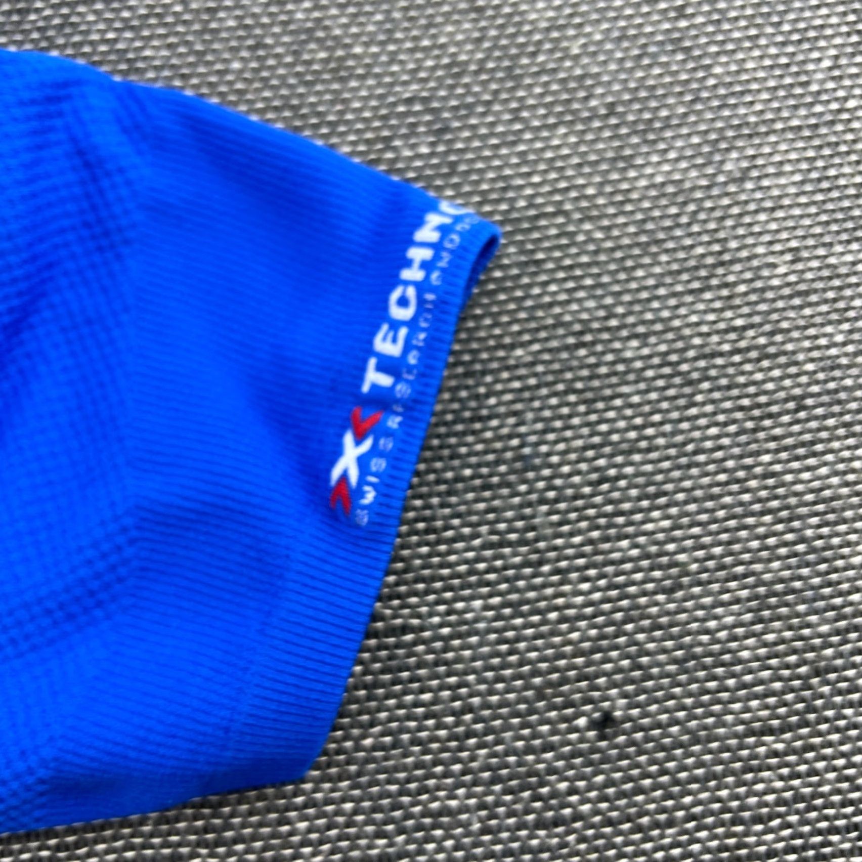 Vintage X-Bionic The Trick Mens Compression Shirt XL Short Blue Sleeves Running Size US XL / EU 56 / 4 - 5 Thumbnail