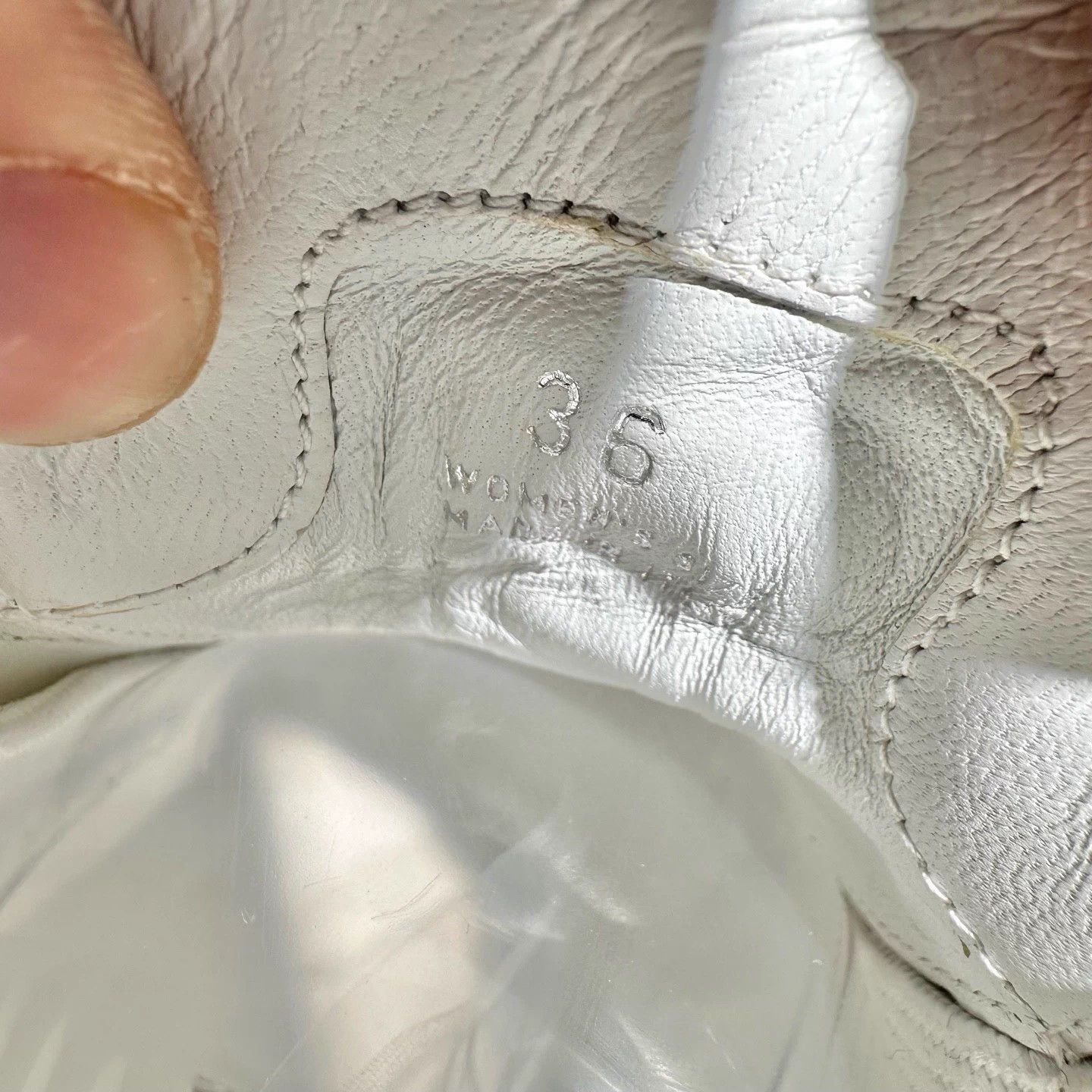 Roger Vivier Roger Vivier white & yellow crystal buckle sneakers 36 Size US 5 / IT 35 - 6 Thumbnail