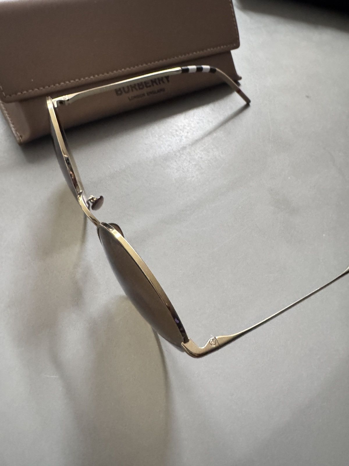 Burberry Burberry Vintage Round Frame Sunglasses Size ONE SIZE - 4 Thumbnail