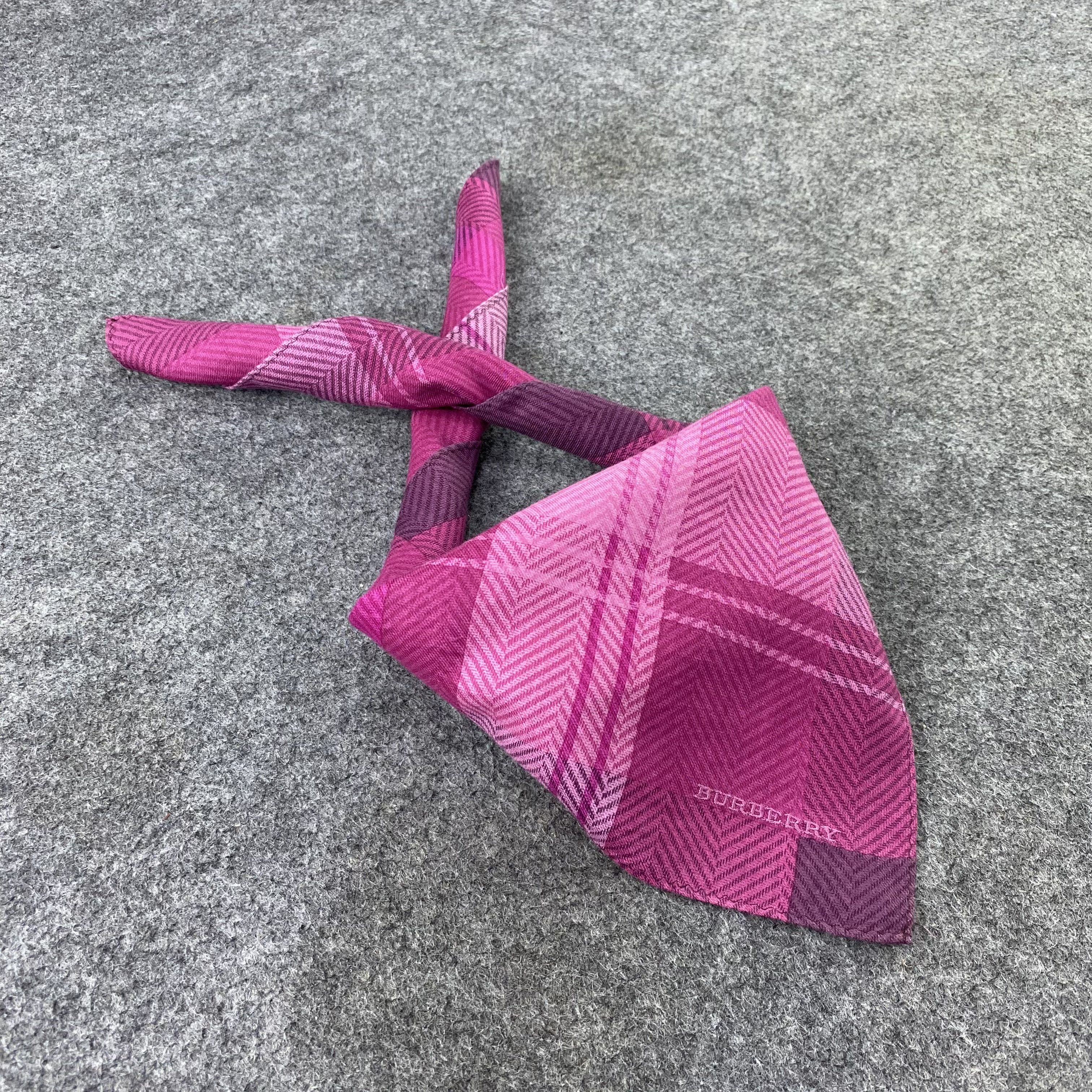 Burberry Burberry Handkerchief / Bandana / Neckerchief-B1173 Size ONE SIZE - 1 Thumbnail