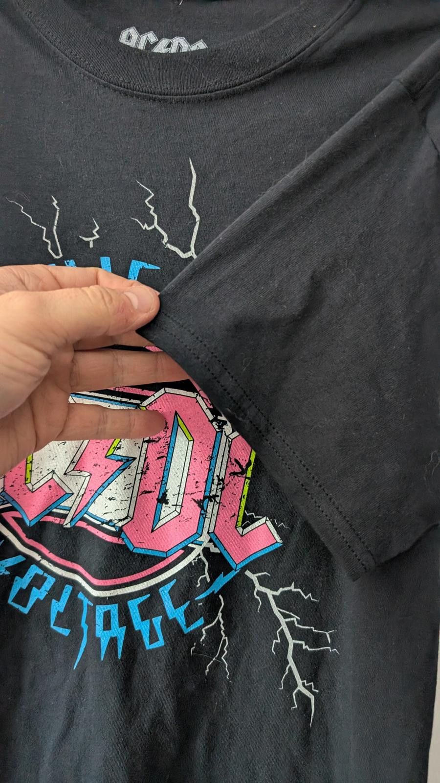 Other AC/DC High Voltage T-Shirt Size Small 2019 Licensed Band Tee Size S / US 4 / IT 40 - 3 Thumbnail