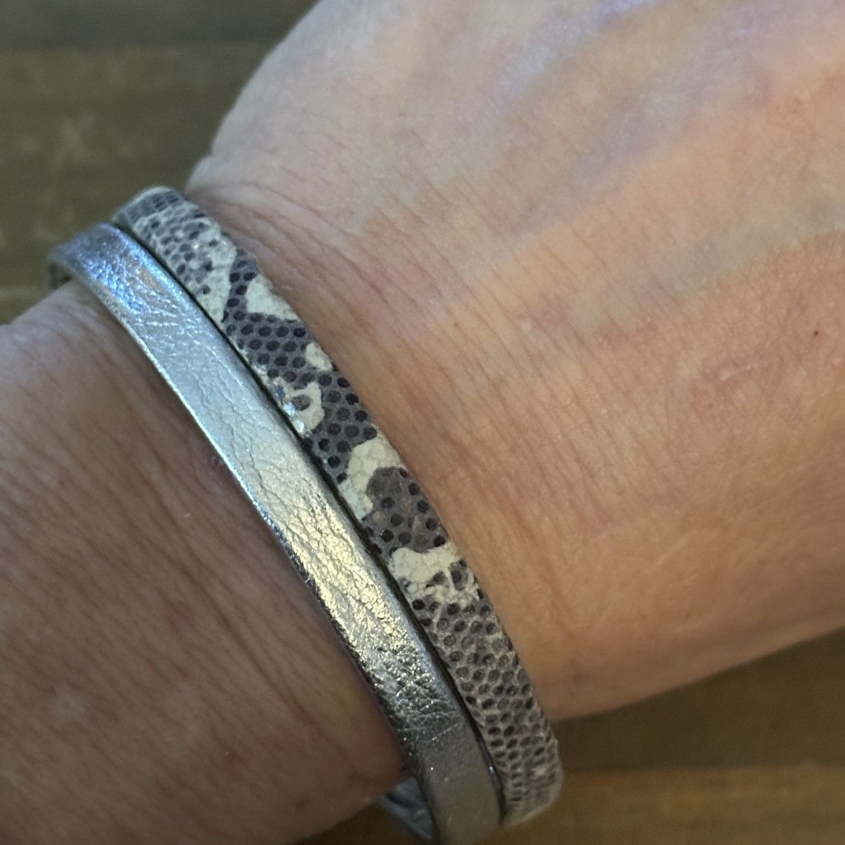 Other Snakeskin print bangle bracelets Size ONE SIZE - 3 Thumbnail