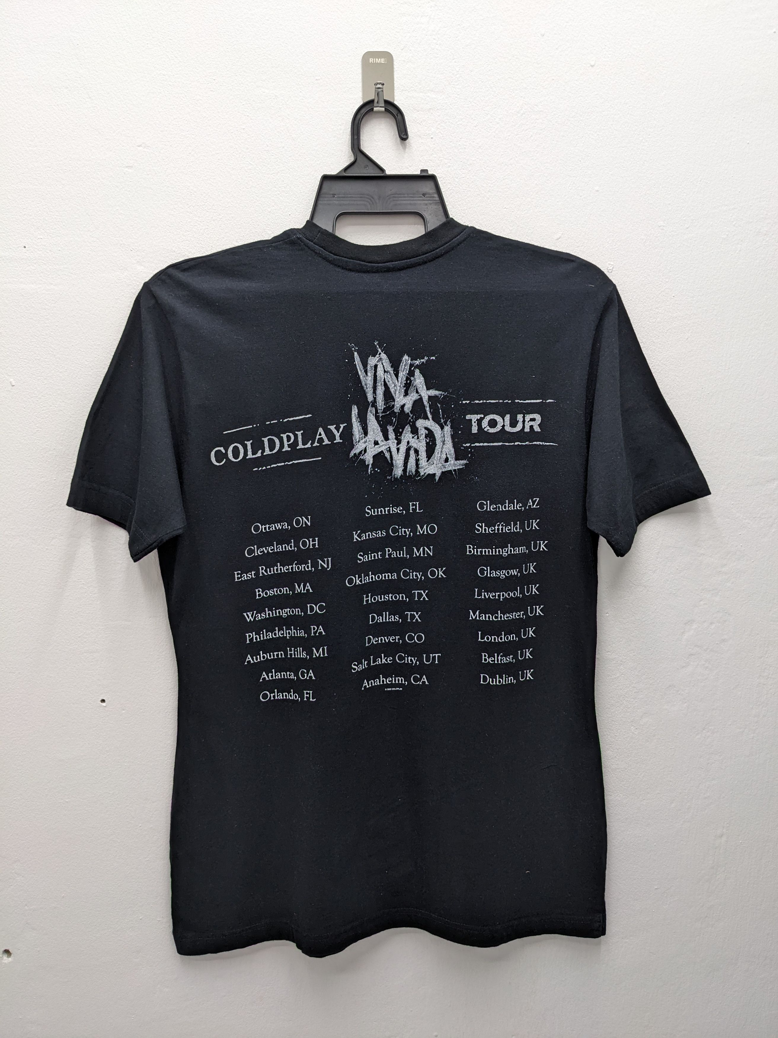 Band Tees COLD PLAY VIVA LA VIDA TOUR BAND TSHIRT Size US L / EU 52-54 / 3 - 4 Thumbnail