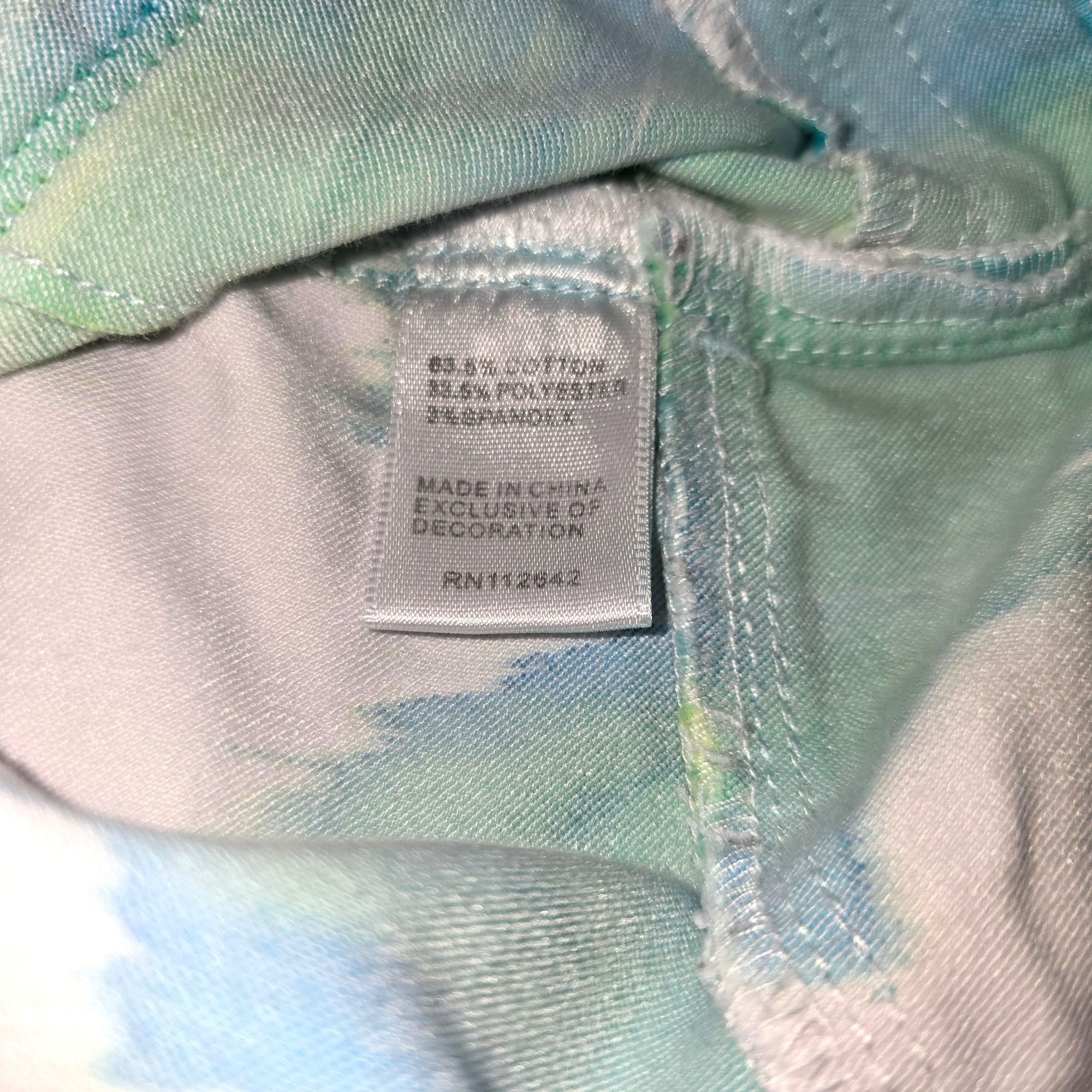 Other Tie-Dye Shorts Blue Savvy High-Waisted Juniors 3 Button Size Size 35" - 8 Thumbnail