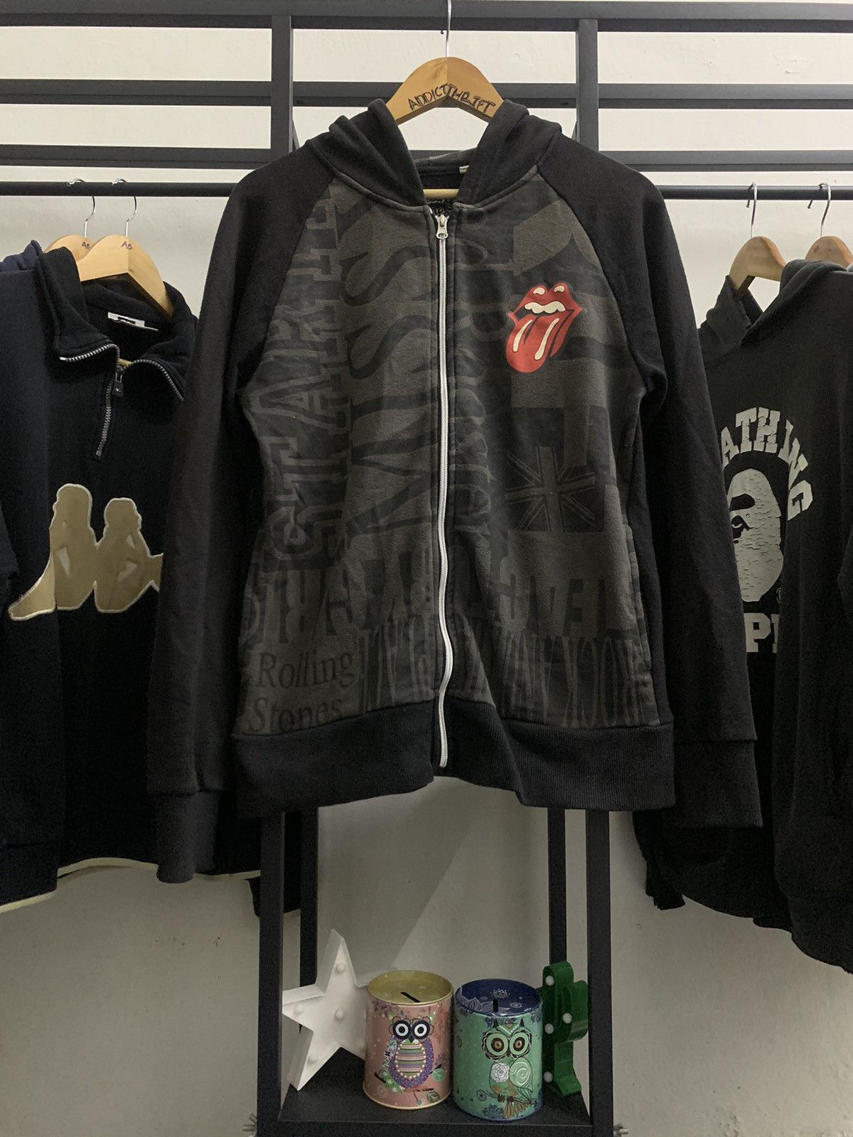 Band Tees ROLLING STONES ZIP UP HOODIE Size US L / EU 52-54 / 3 - 1 Thumbnail