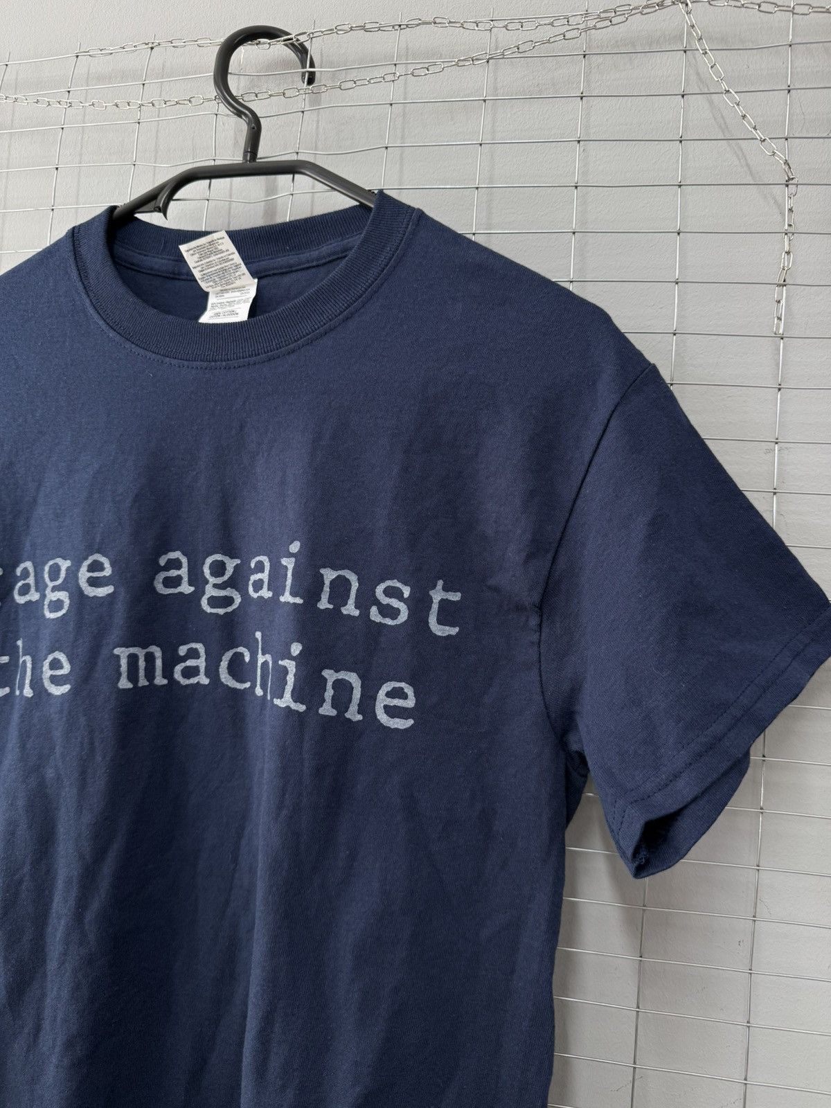 Band Tees × Vintage VINTAGE Y2K RAGE AGAINST THE MACHINE TEE Size US S / EU 44-46 / 1 - 3 Thumbnail