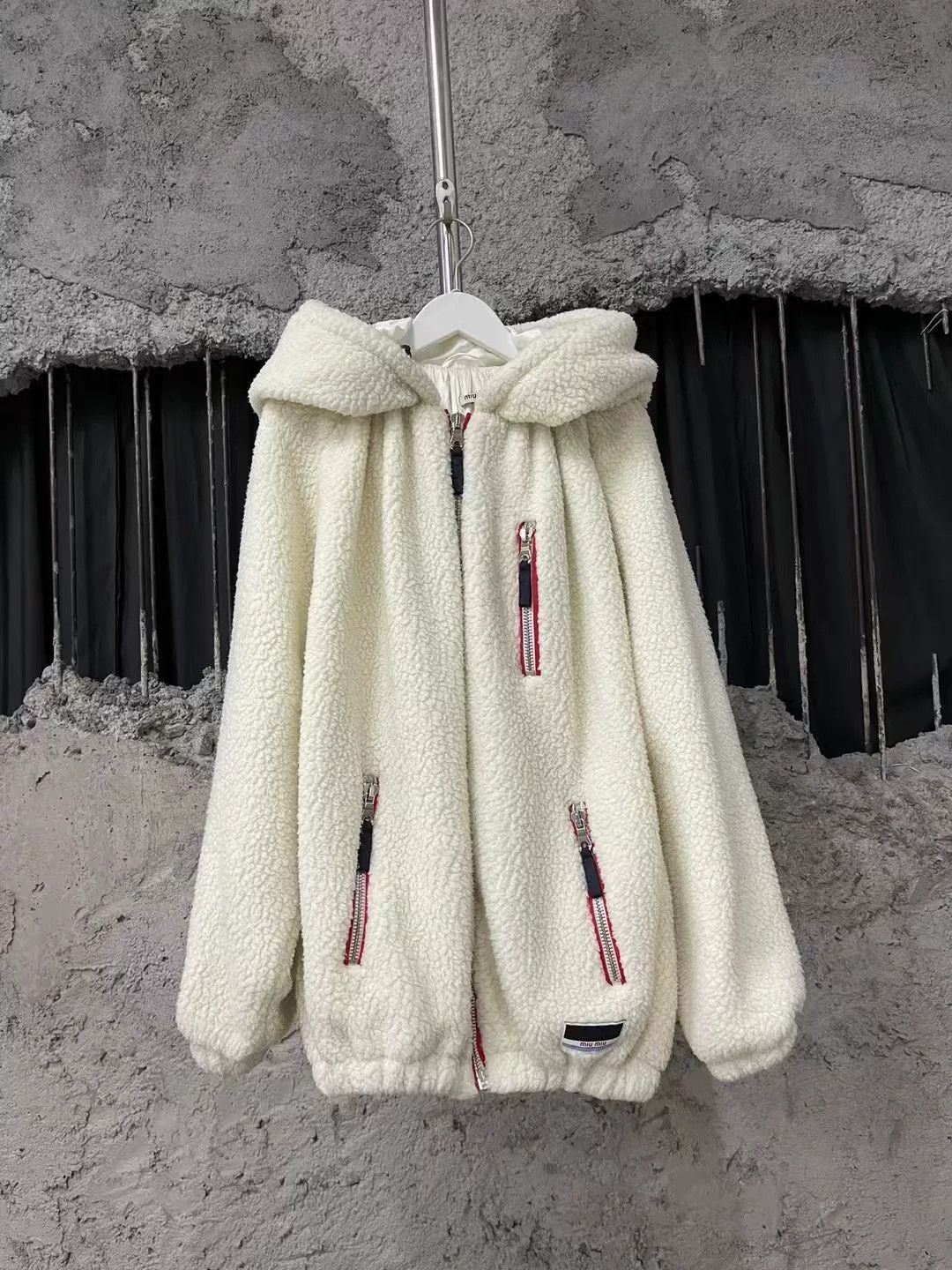 Miu Miu miu miu hooded teddy coat with zippers Size US S / EU 44-46 / 1 - 1 Thumbnail