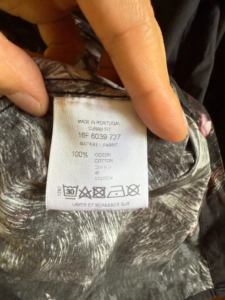 Givenchy Givenchy Size40 Size 40 Showpiece Monkey Group Shirt. Class Size US M / EU 48-50 / 2 - 4 Thumbnail