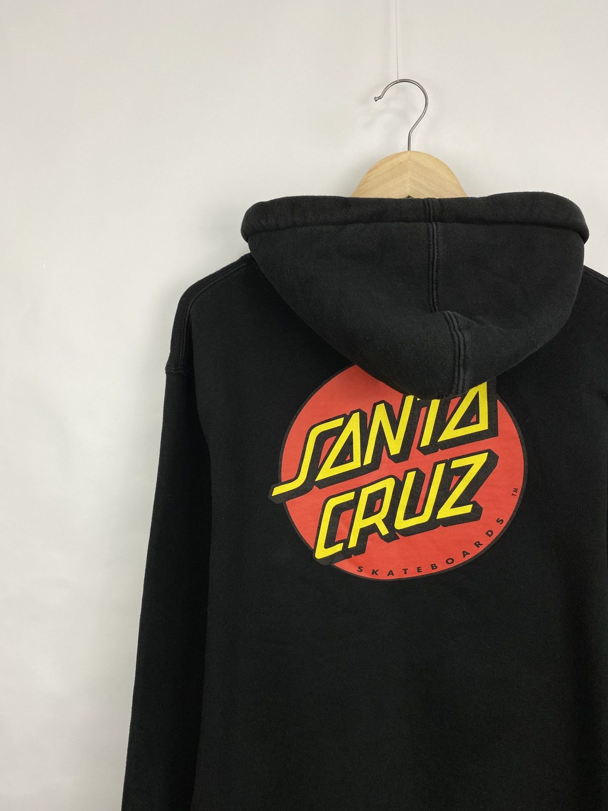 Santa Cruz Skateboards 🇺🇸 Vintage Y2K Santa Cruz Skateboards Hoodie Rare Retro Hype Size US S / EU 44-46 / 1 - 3 Thumbnail