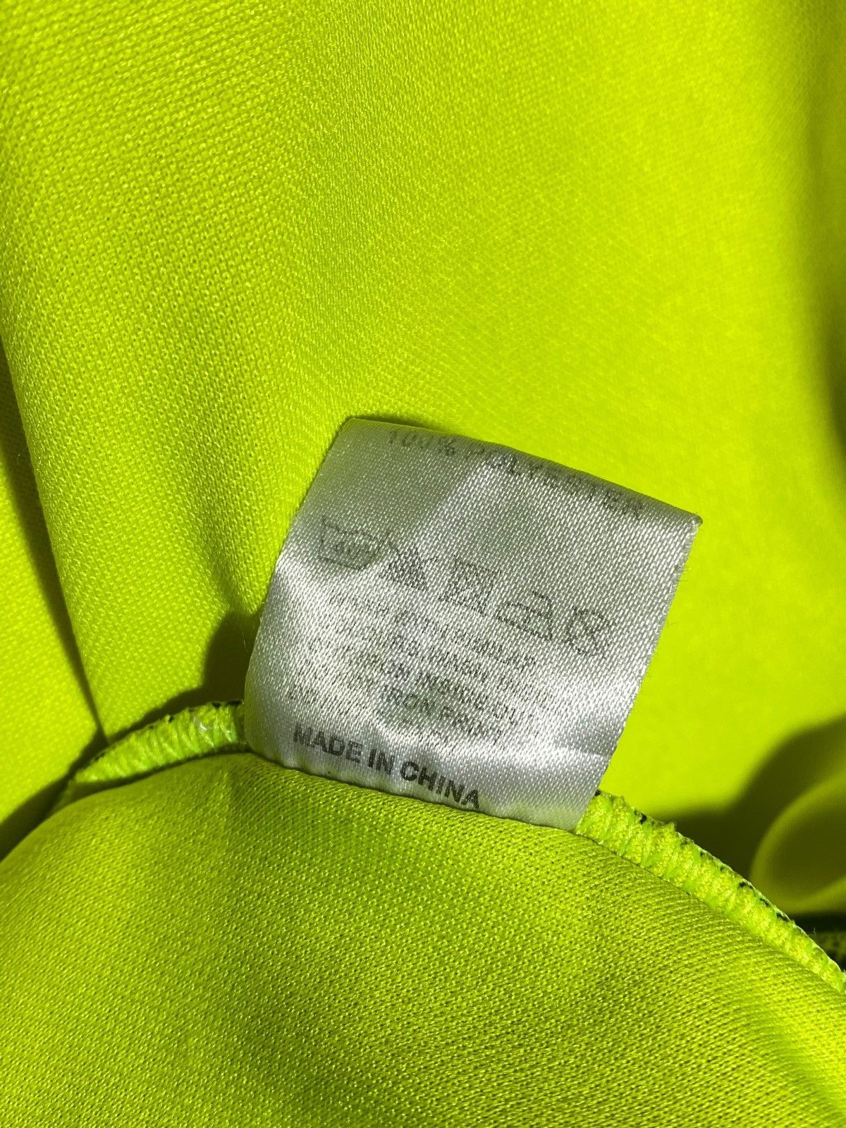 Diadora FC Twente 09/10 Goalkeeper Jersey Diadora ArkeFly Eredivisie Size US M / EU 48-50 / 2 - 22 Thumbnail