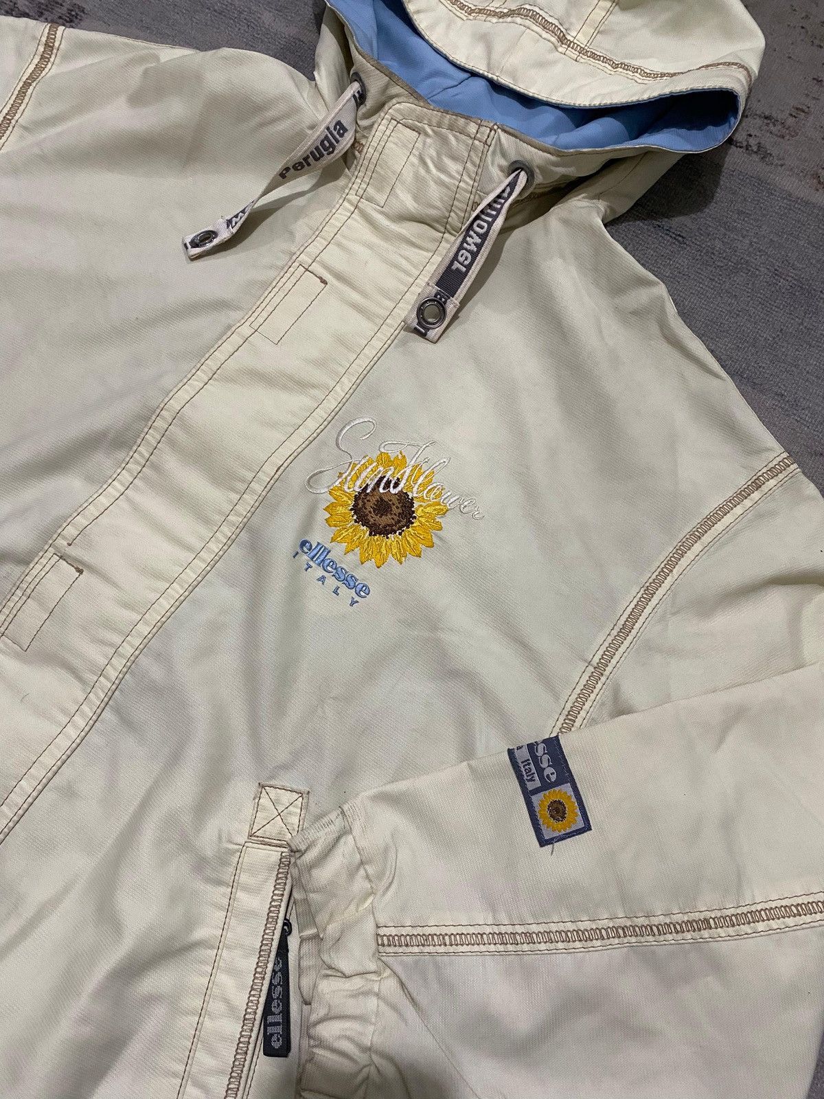 Ellesse Vintage Ellesse Perugia Italy Sun Flower Winter Ski Hoodie Size US L / EU 52-54 / 3 - 4 Thumbnail