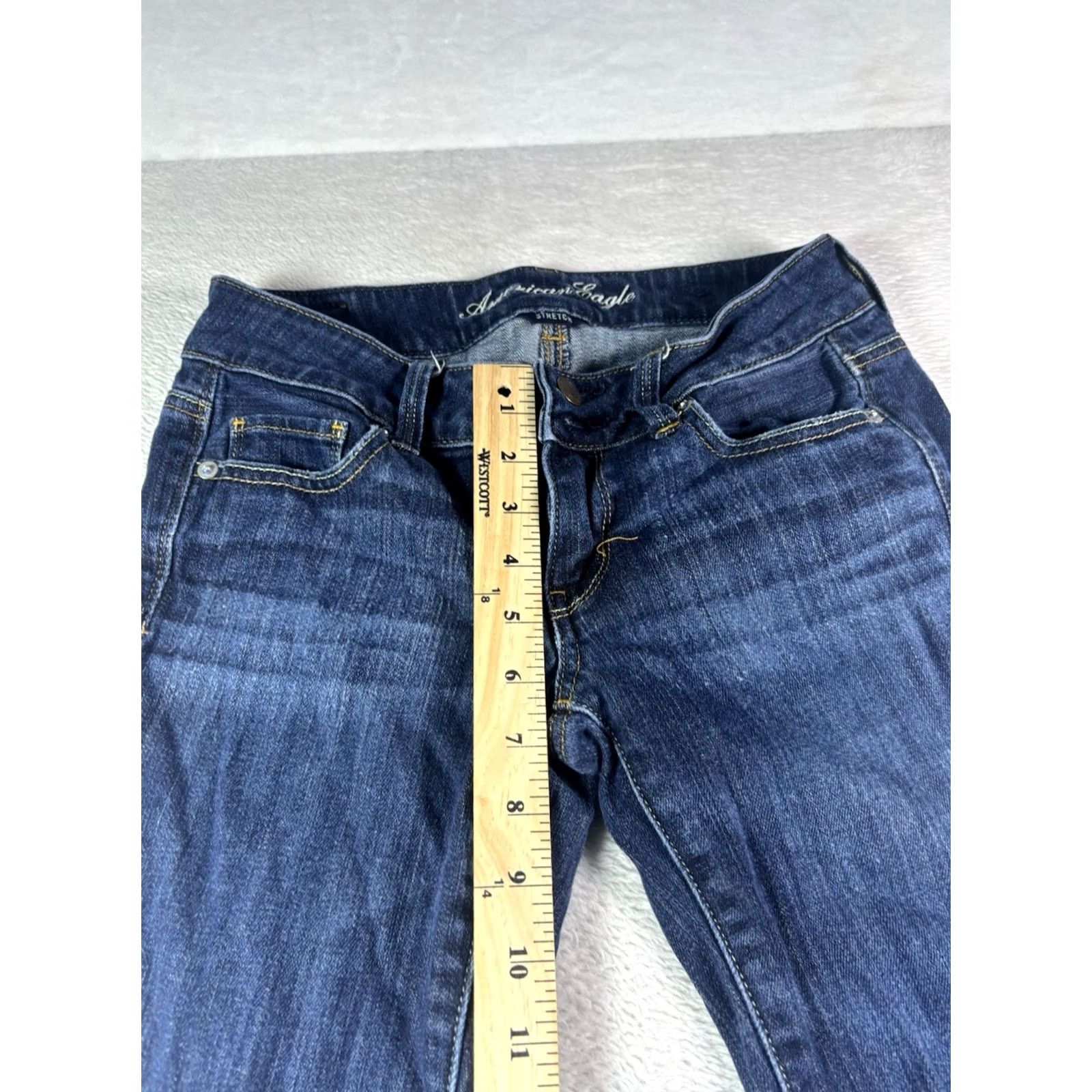 American Eagle Outfitters American Eagle Outfitters Jeans Size 2 Regular Medium Wash Denim 5-Pocket Stretch Straight Women's Size 26" / US 2 / IT 38 - 3 Thumbnail