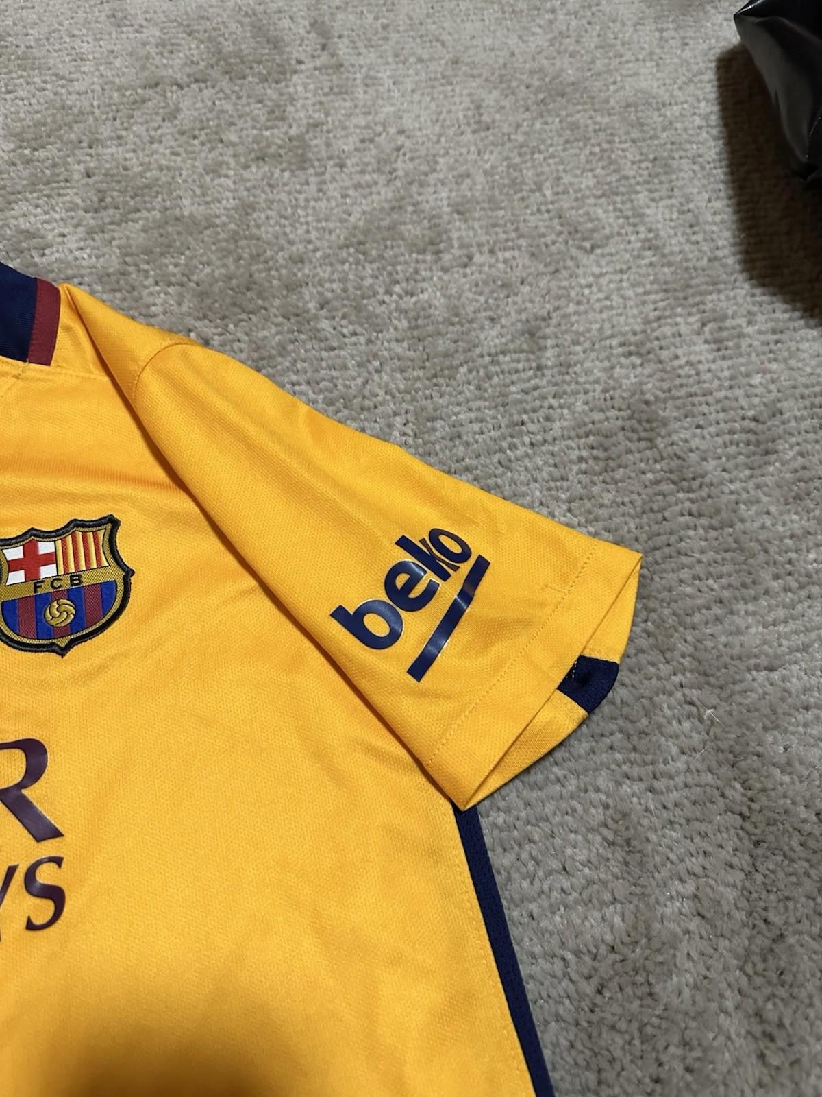 Nike Nike Barcelona 2015/16 Away Football Shirt Soccer Jersey Size US XS / EU 42 / 0 - 5 Thumbnail