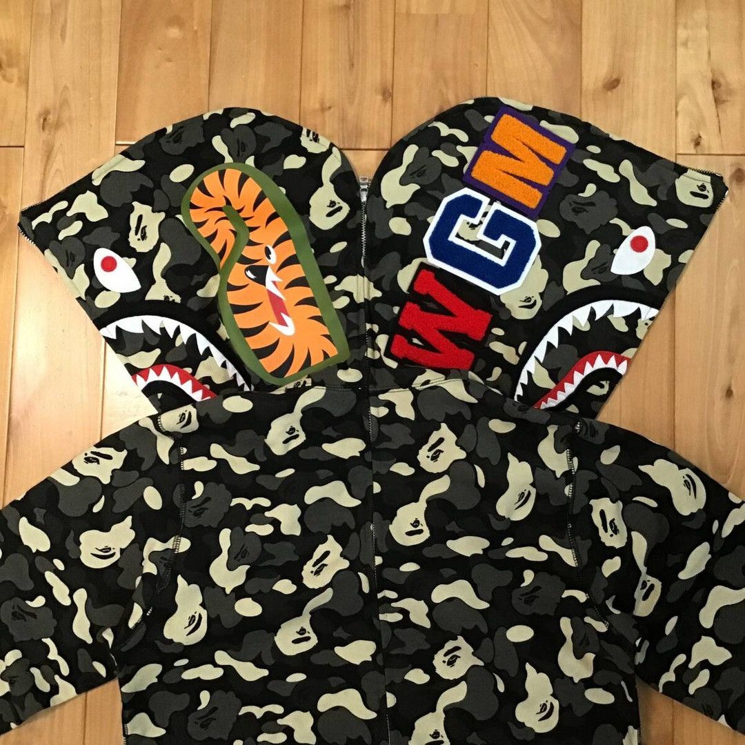 Bape 2024 🔥NYC Store Camo BAPE separate shark full zip hoodie APE Size US S / EU 44-46 / 1 - 2 Thumbnail