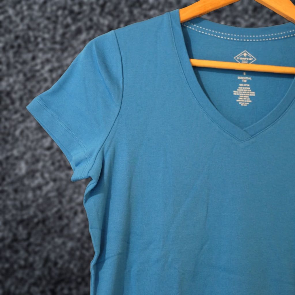 Vintage St. John's Bay Essential Tee Shirt Womens S 100% Cotton Blue Stretch V-Neck Short Sleeve Casual Travel basic Size S / US 4 / IT 40 - 1 Thumbnail