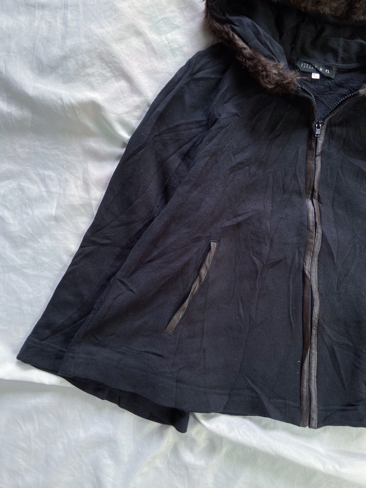 Isamu Katayama Backlash ATSURO TAYAMA PONCHO FAUX FUR ZIP HOODIE Size US S / EU 44-46 / 1 - 4 Thumbnail