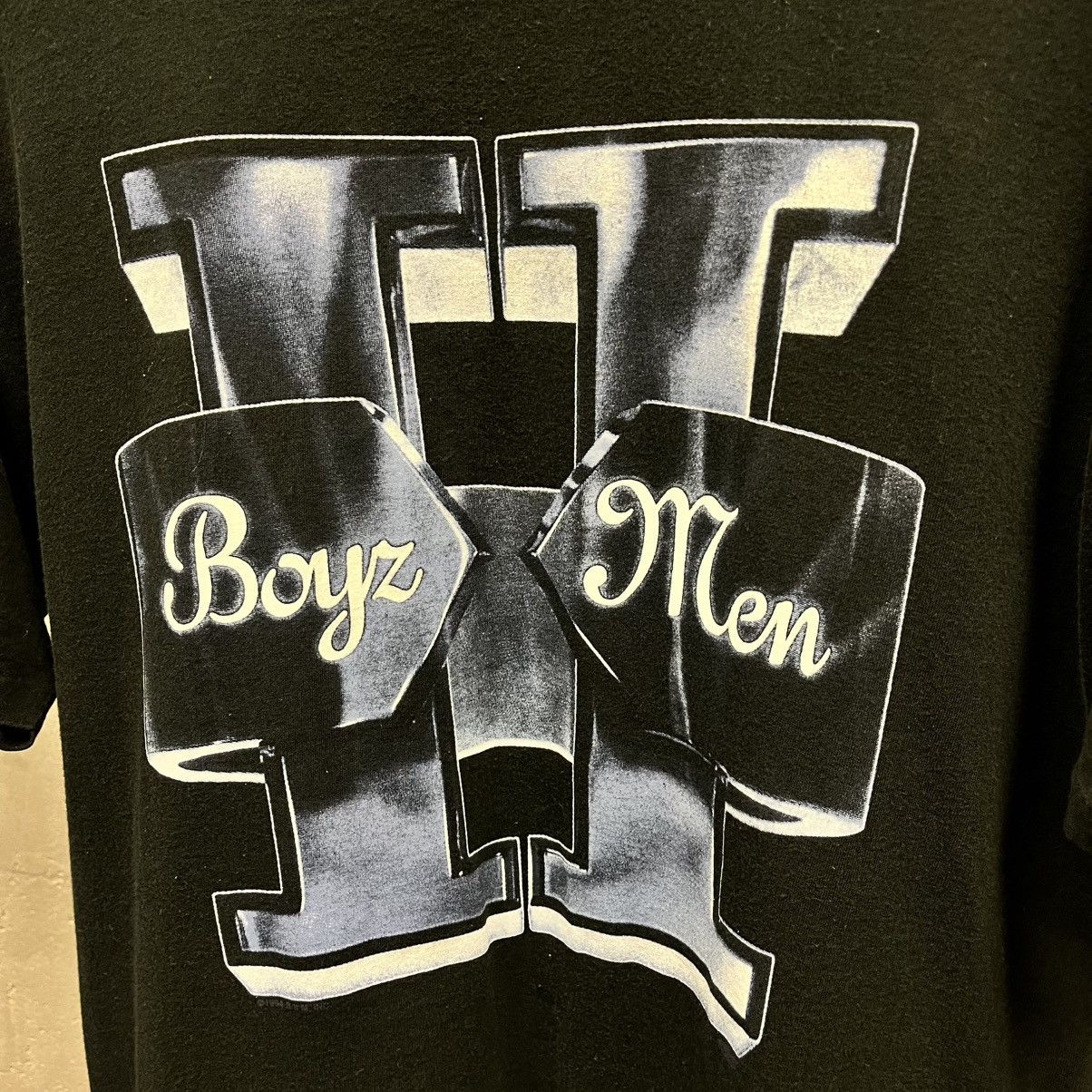 Hanes Boys II Men Vintage 1994 R&B Tour T-Shirt Rap Tee XL Size US XL / EU 56 / 4 - 2 Thumbnail
