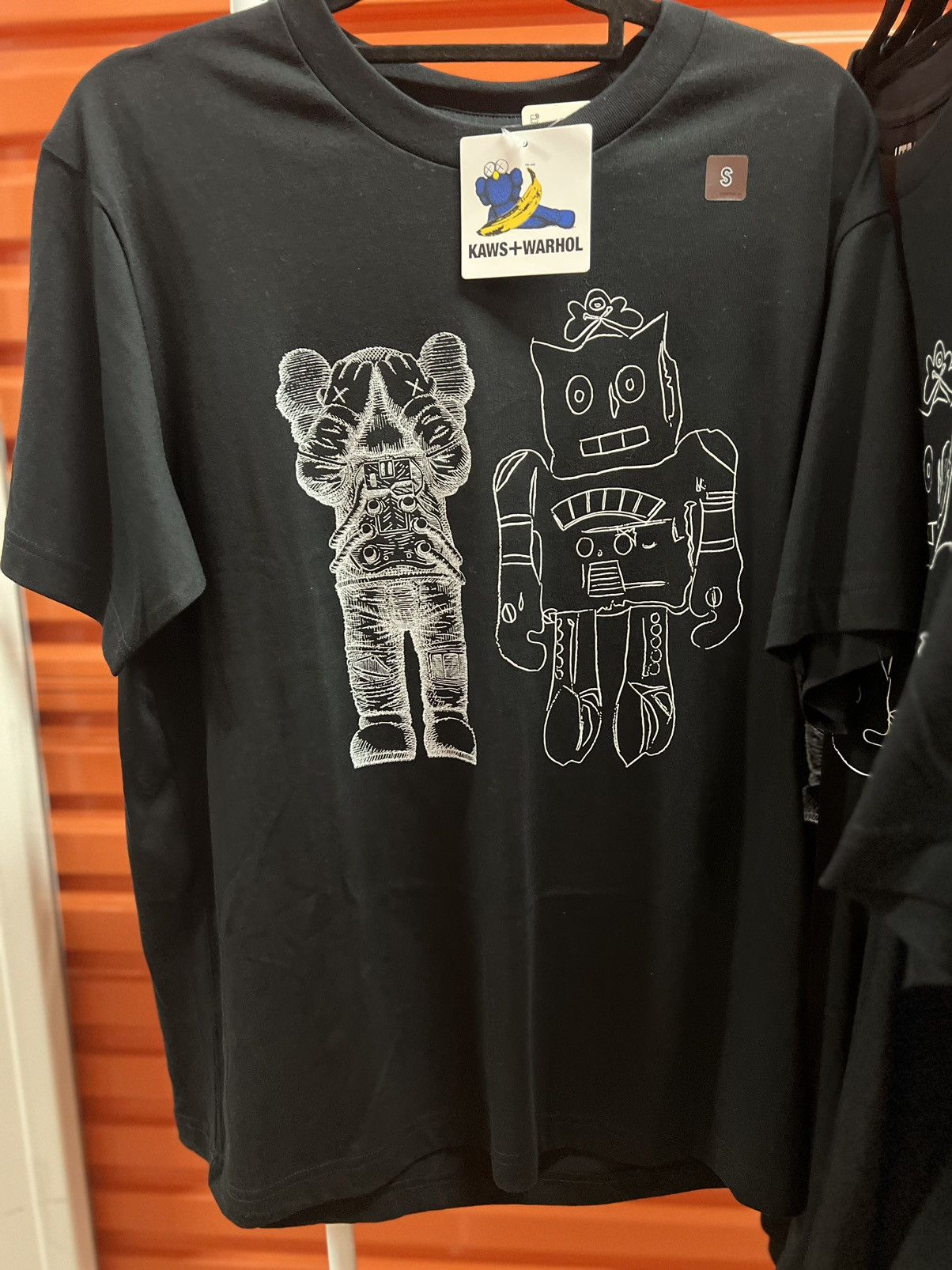 Andy Warhol × Kaws × Uniqlo Kaws Andy Warhol Uniqlo Black Robot Tshirt Size XL Size US S / EU 44-46 / 1 - 4 Thumbnail