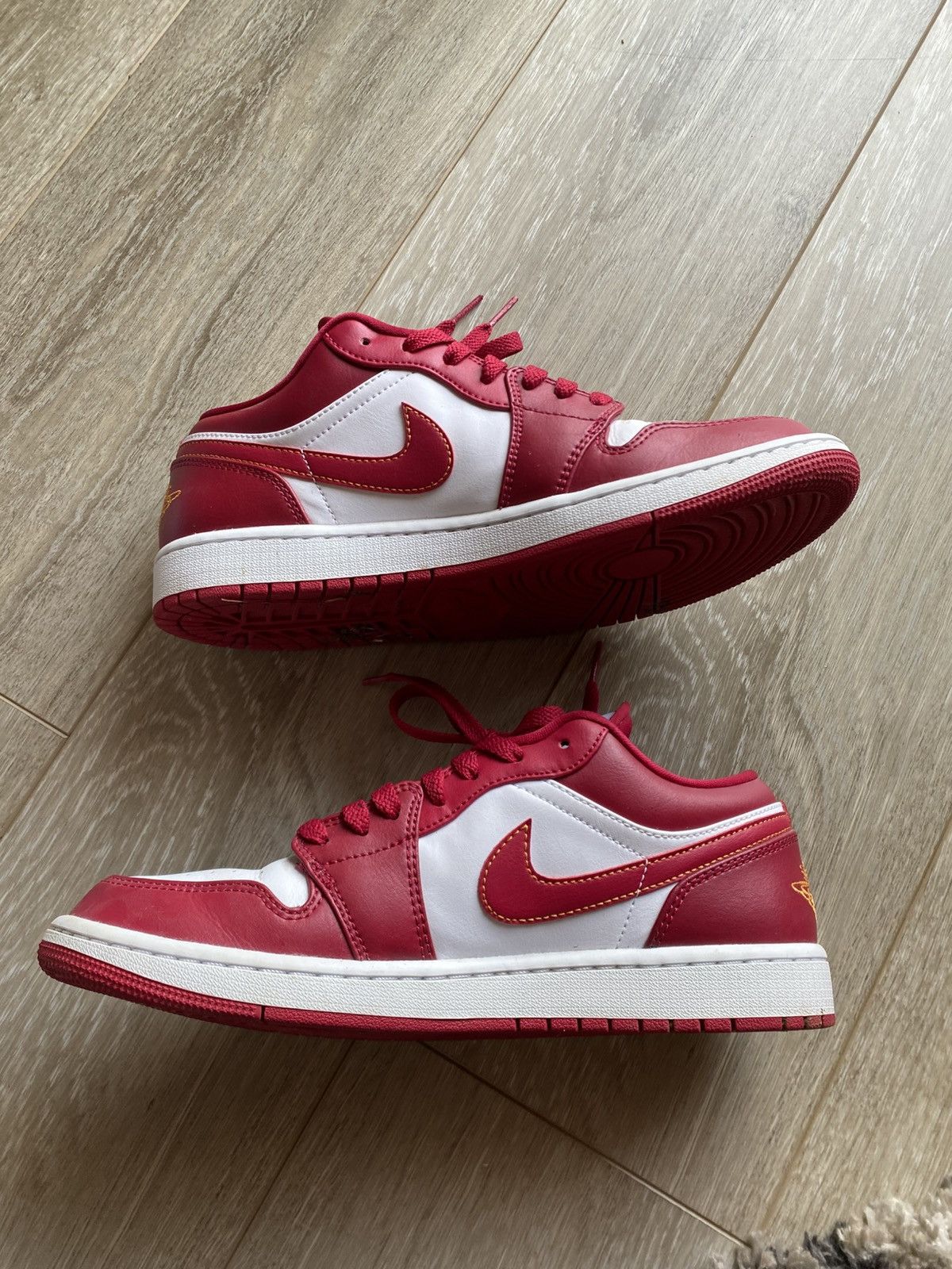 Nike Mens Air Jordan 1 Low cardinal red Size US 9 / EU 42 - 2 Thumbnail