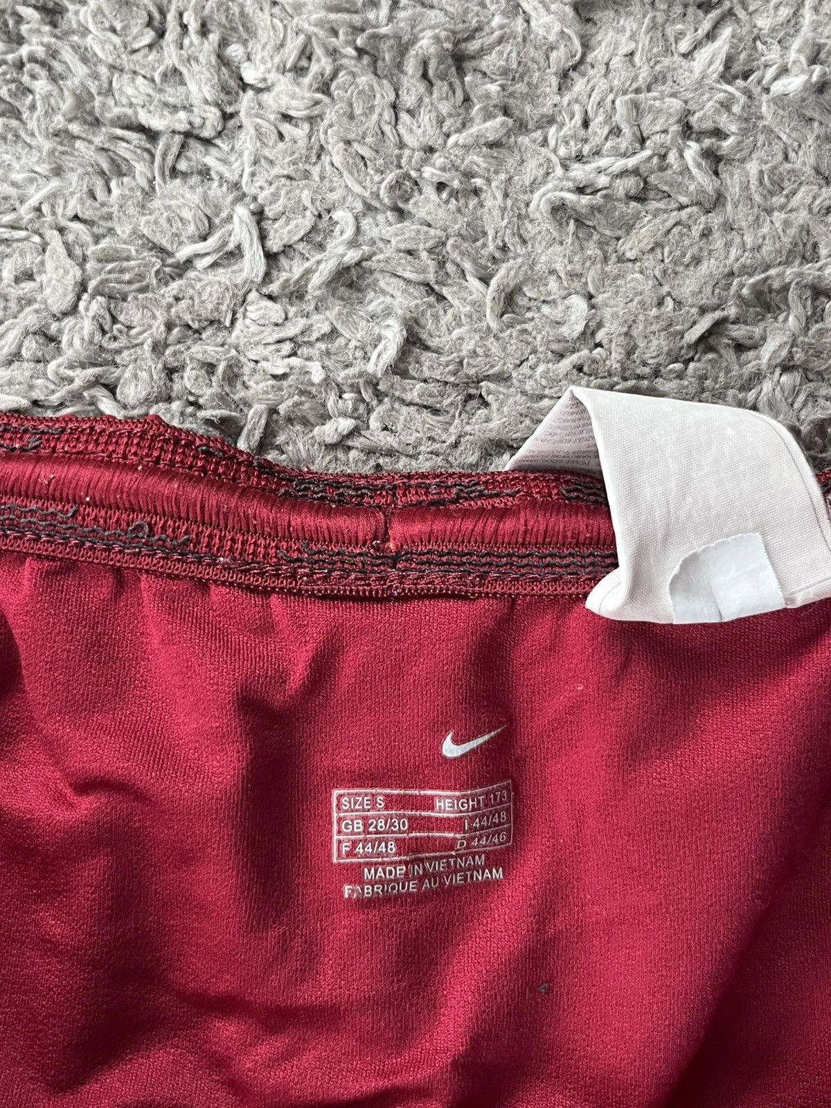 Nike Vintage Shorts Nike Soccer Football PORTUGAL NATIONAL Size US 30 / EU 46 - 6 Thumbnail