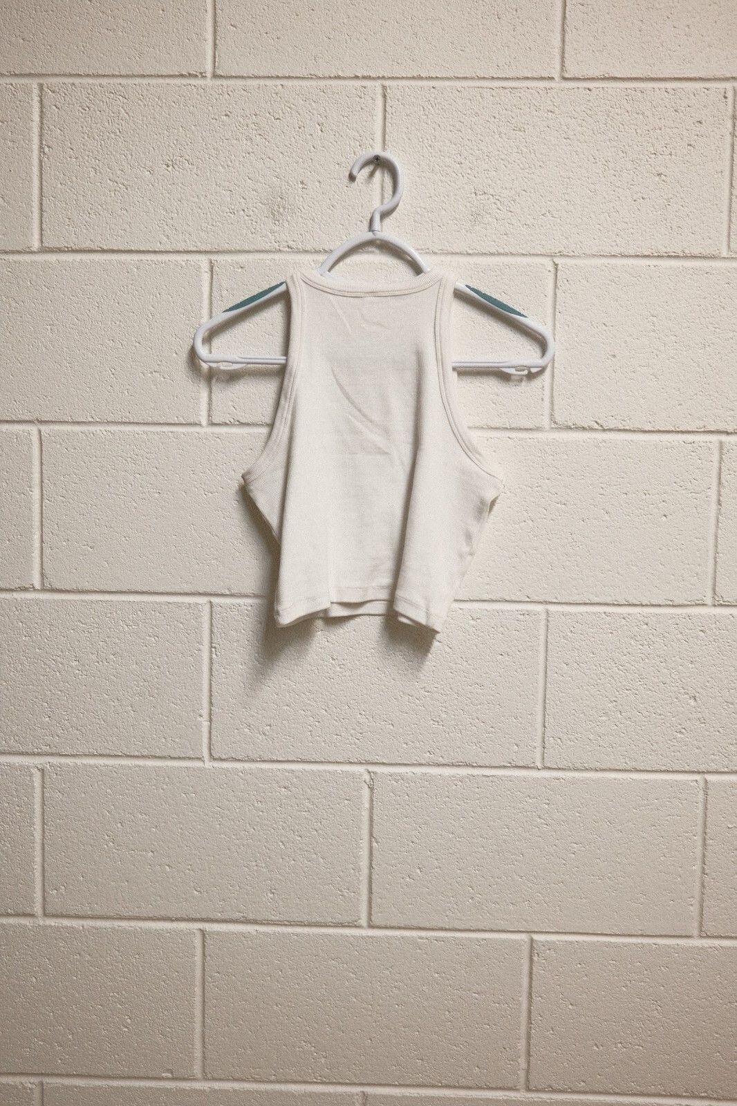 Kotn White Ribbed Crop Tank Top Size M, Women's — image 2 of 4