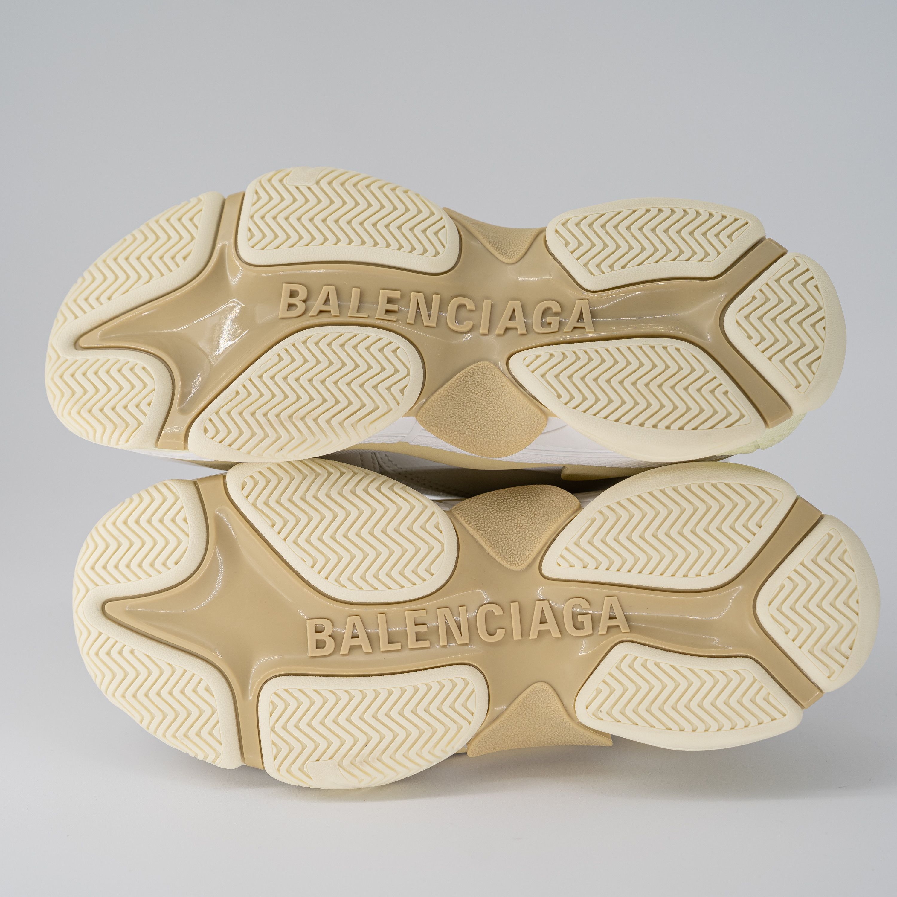 Balenciaga size EU 42 US 12 Balenciaga Triple S White Womens Sneakers Size US 12 / IT 42 - 4 Thumbnail