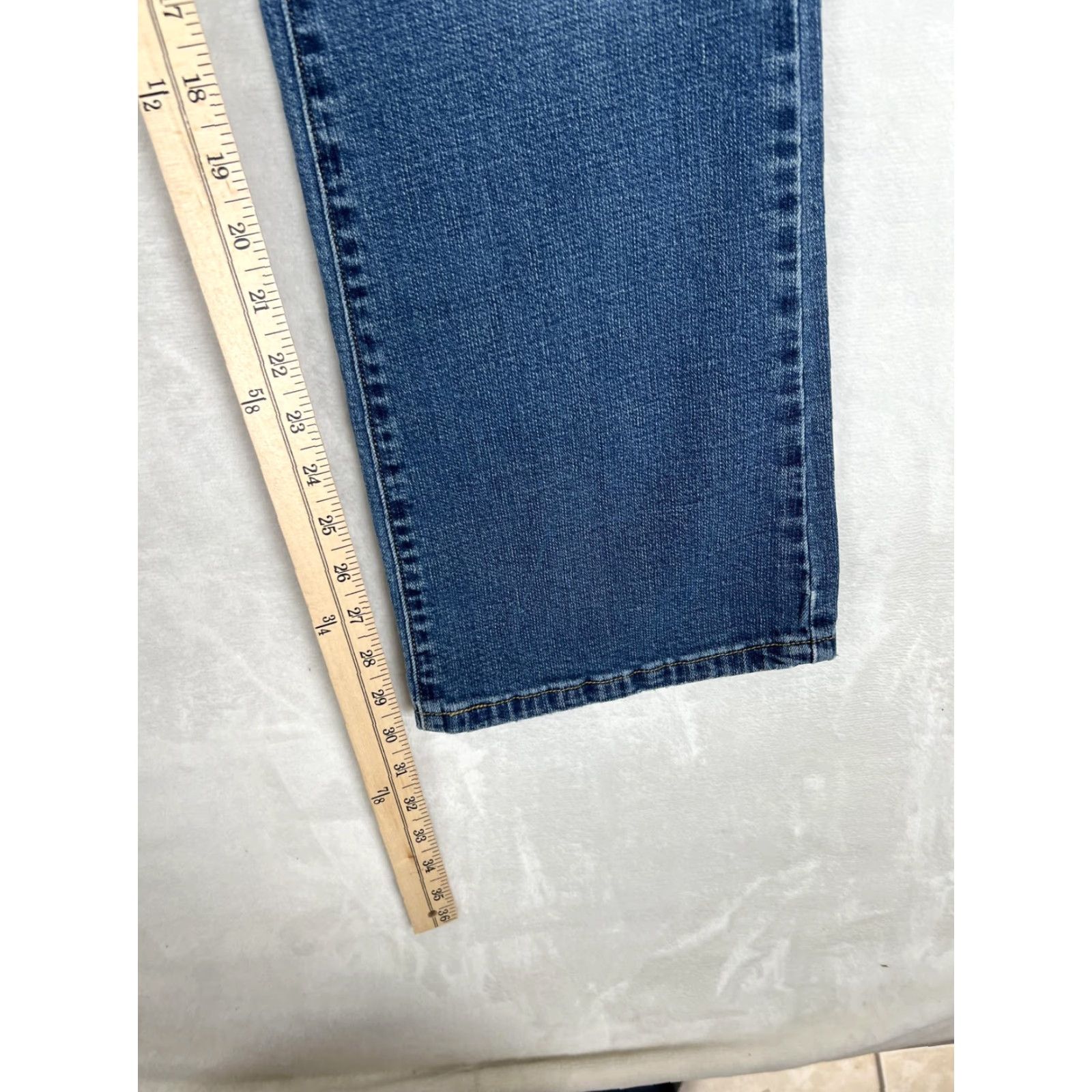 Levi's Levi's 515 Bootcut Jeans Women's 10 Blue Medium Wash Mid Rise Denim 30x30 Size 32" / US 10 / IT 46 - 4 Thumbnail